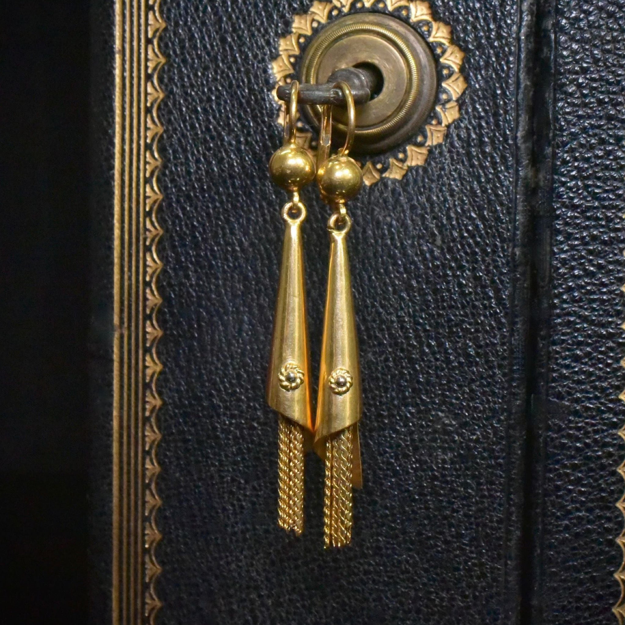 Superb 18ct Yellow Gold Tassel Earrings - 9.15 Grams