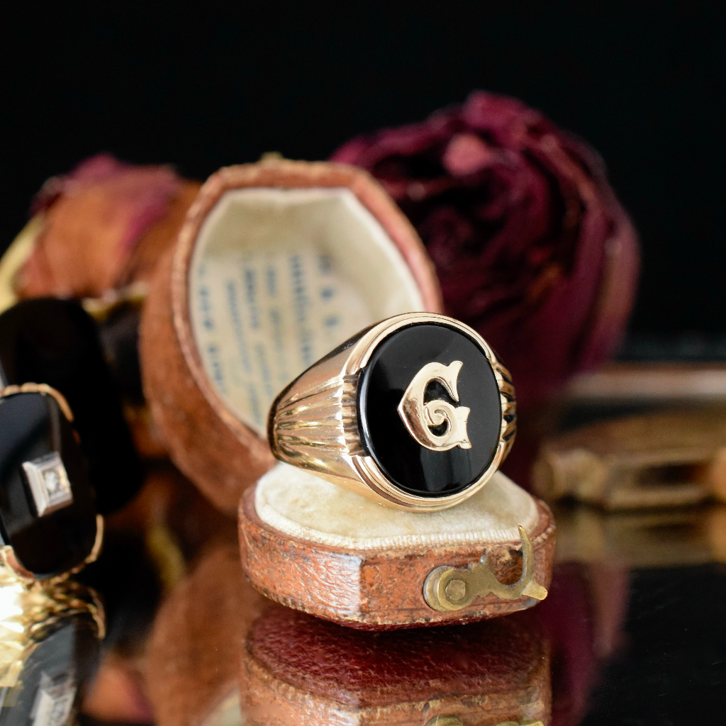 Vintage 9ct Yellow Gold And Onyx Initial ‘G’ signet Ring Circa 1940-50’s