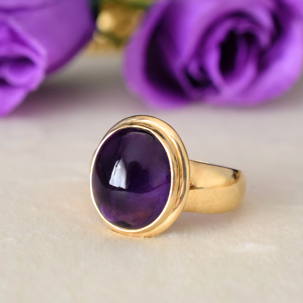 Superb 18ct Yellow Gold Cabochon Amethyst Ring