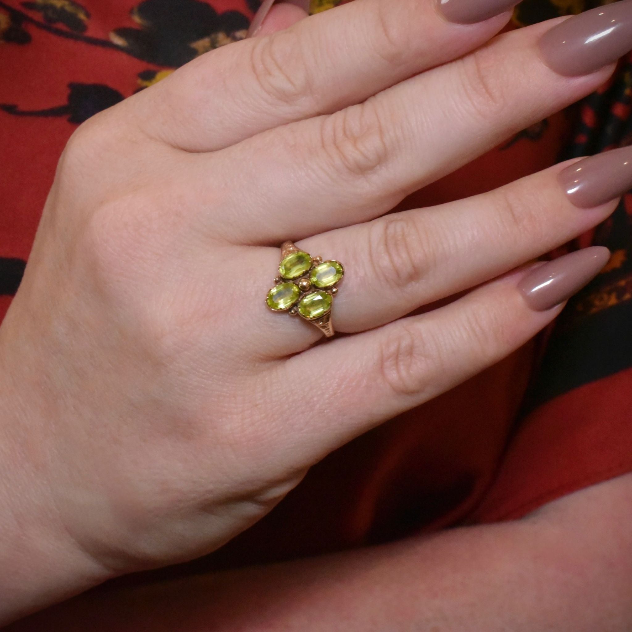 Vintage ‘Antique Style’ 9ct Rose Gold And Peridot Ring - London 1978