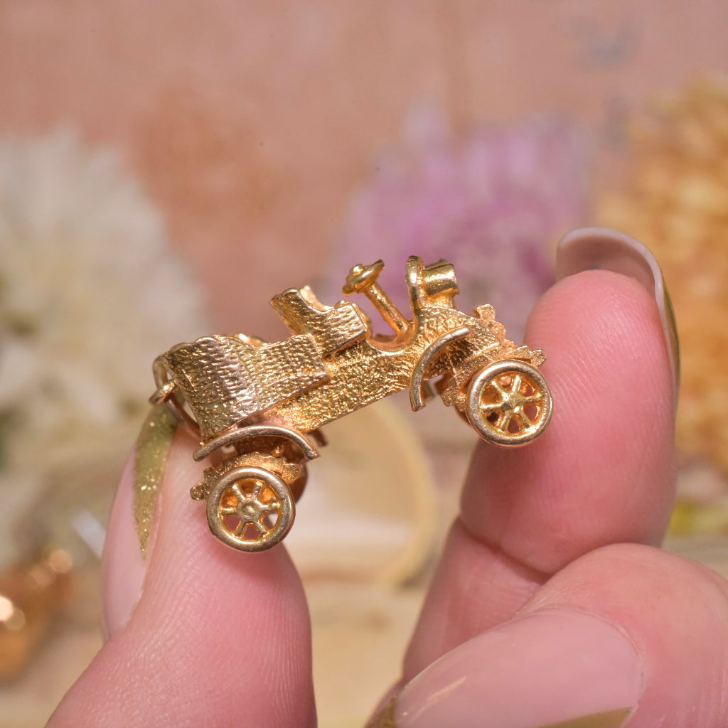 Vintage 9ct Yellow Gold Heavy Astin Martin? Vintage Car Charm - London 1962 - 7.1 Grams