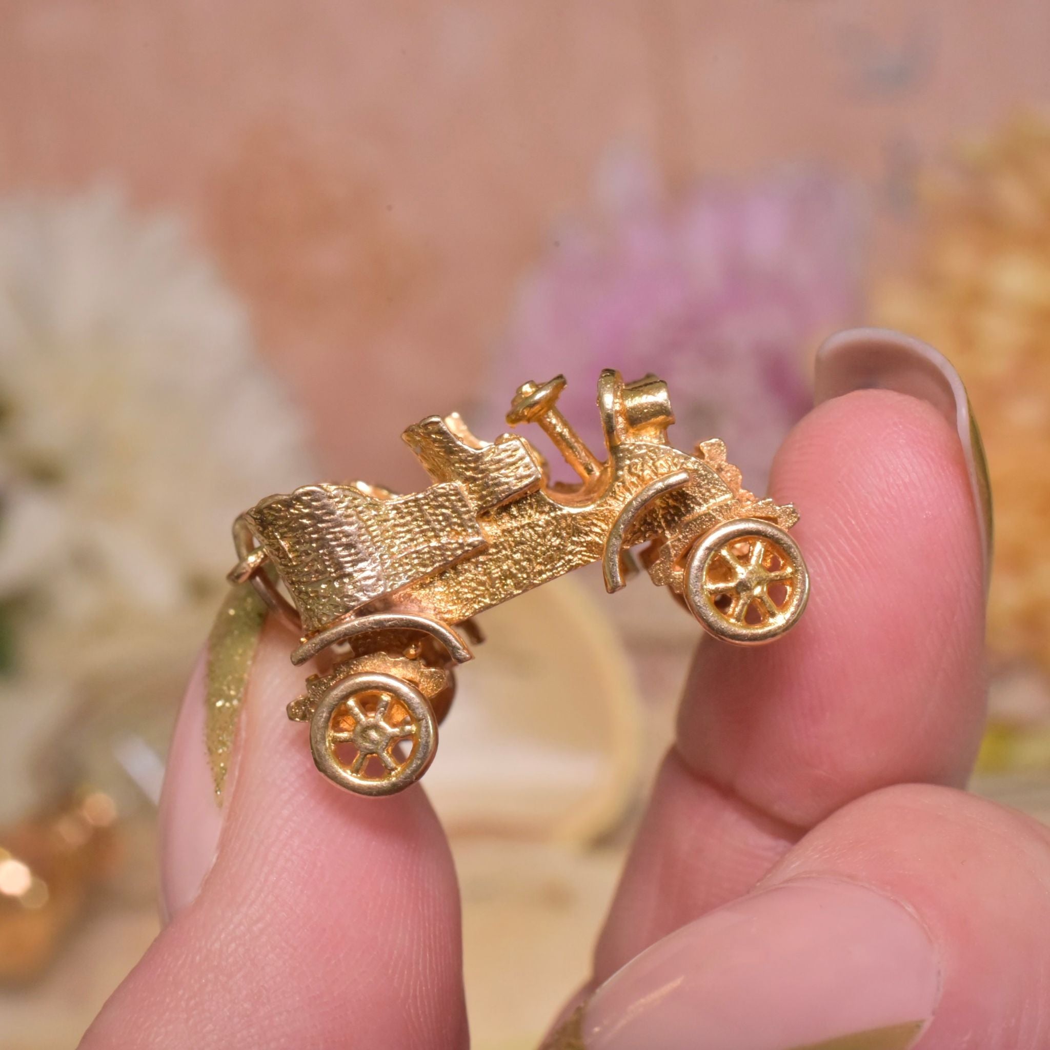 Vintage 9ct Yellow Gold Heavy Astin Martin? Vintage Car Charm - London 1962 - 7.1 Grams