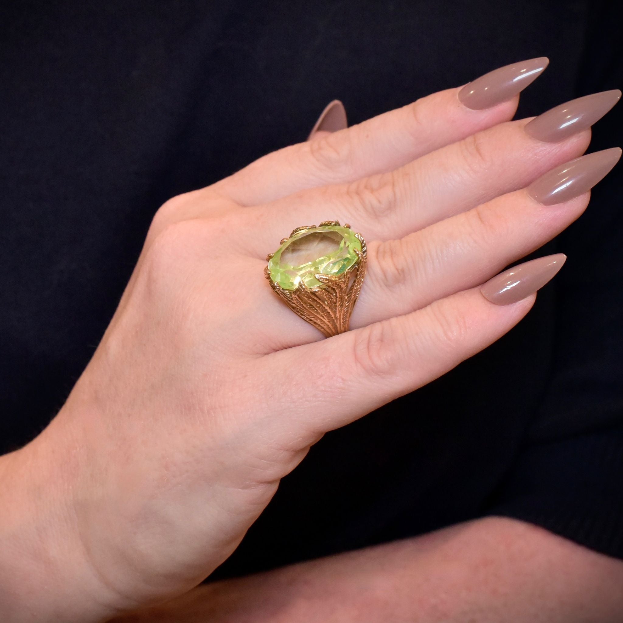 Vintage 9ct Yellow Gold ‘Fluorescing’ Man Made Spinel Ring