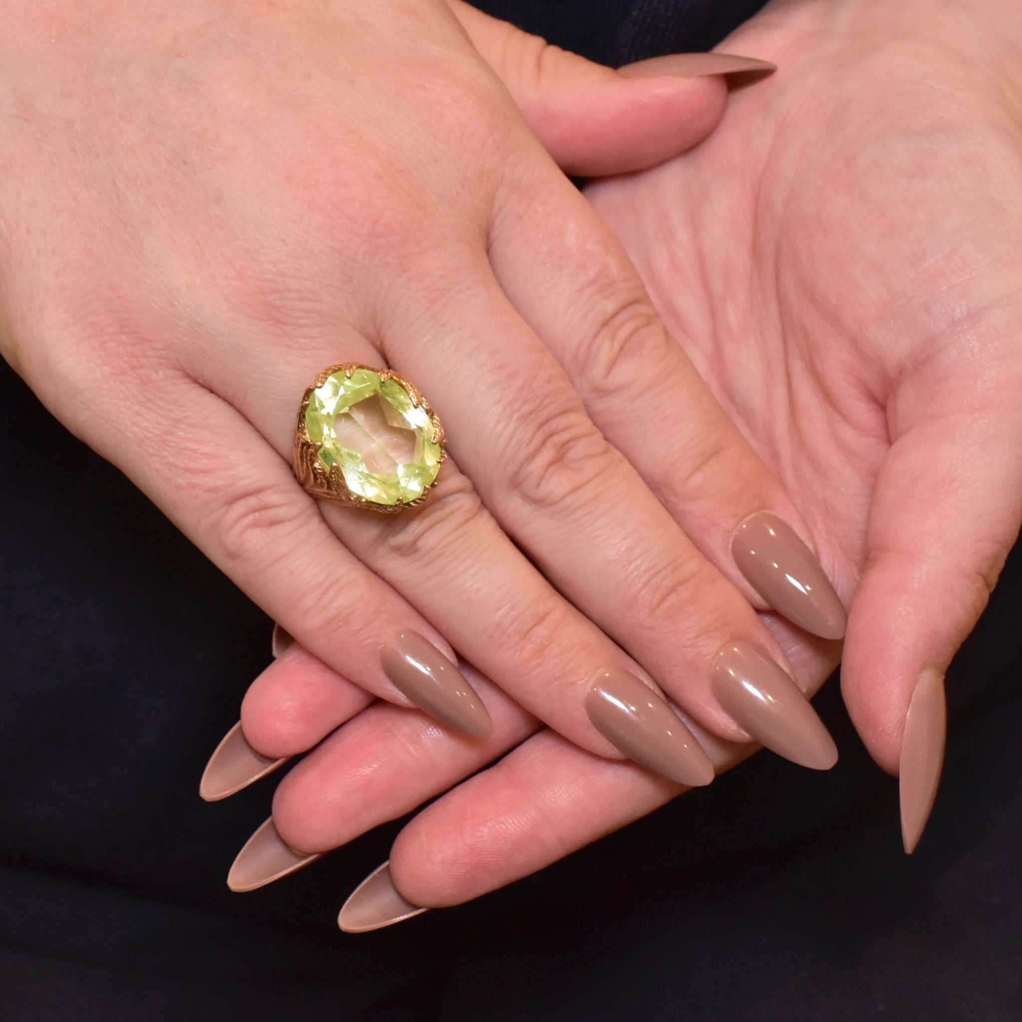 Vintage 9ct Yellow Gold ‘Fluorescing’ Man Made Spinel Ring