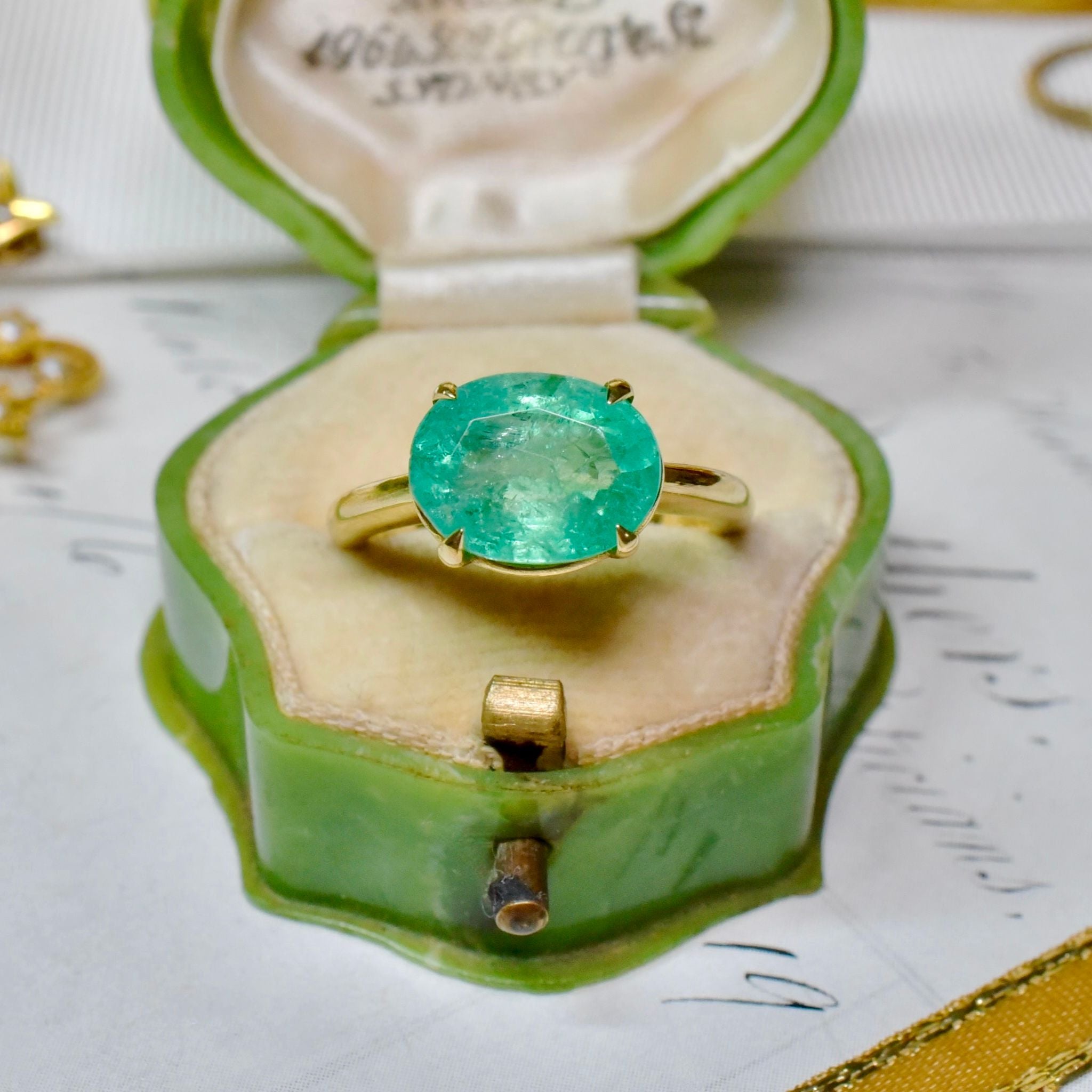 Superb Contemporary 18ct Yellow Gold Columbian Emerald Ring - 4.10ct Included In Purchase NCJV Valuation For $14,640 AUD