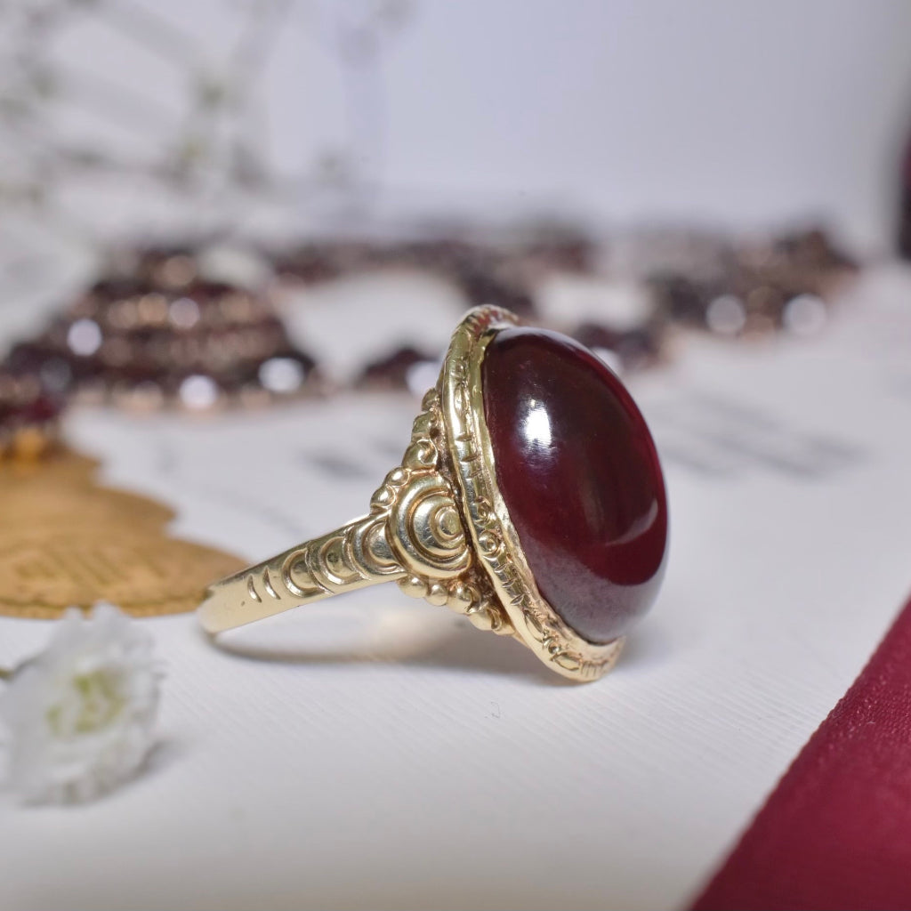 Antique Victorian 15ct Yellow Gold Cabochon/Carbuncle Garnet Ring