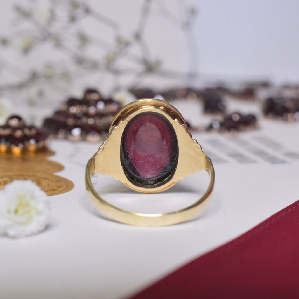 Antique Victorian 15ct Yellow Gold Cabochon/Carbuncle Garnet Ring