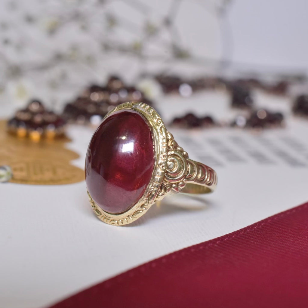 Antique Victorian 15ct Yellow Gold Cabochon/Carbuncle Garnet Ring