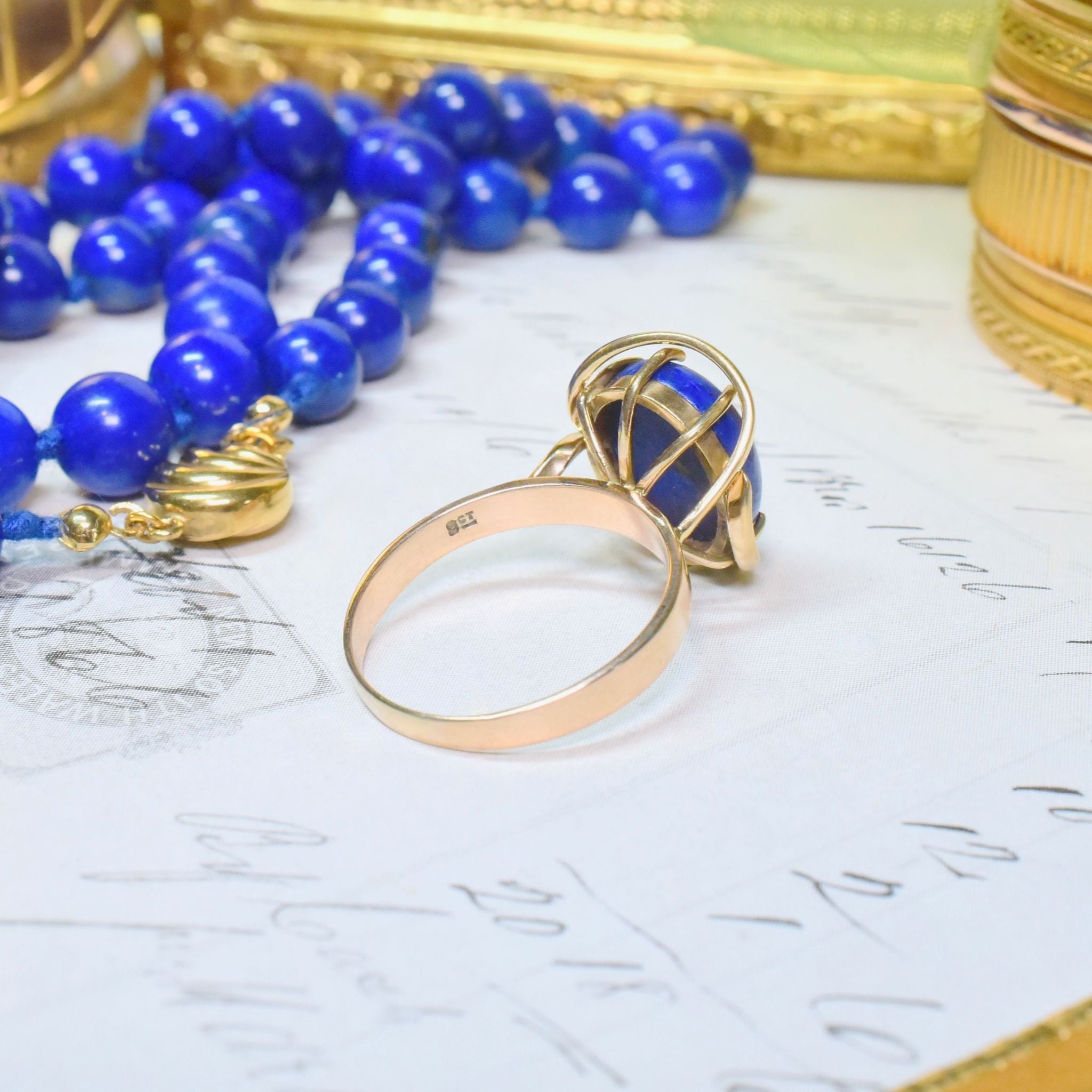 Stunning Vintage 9ct Yellow Gold Lapis Lazuli Ring