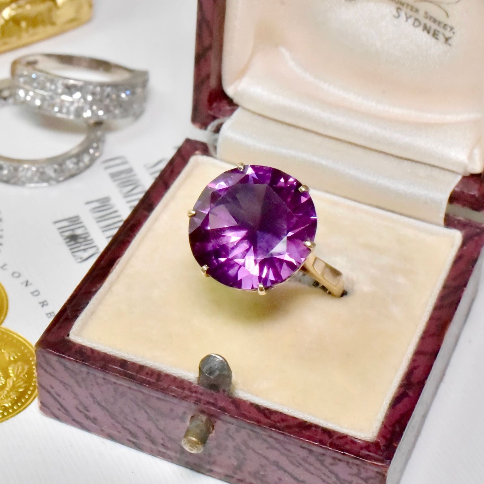 Vintage 9ct Yellow Gold Synthetic ‘Colour Change’ Sapphire  Ring- Circa 1940-50’s