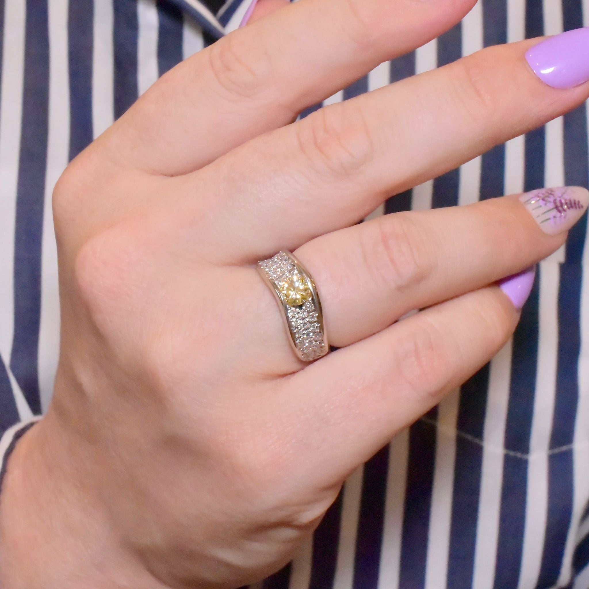 Stunning Modern Solid Platinum ‘Fancy Yellow Diamond - (0.51ct) & White Diamond (0.53ct) Ring TDW 1.04ct Included In Purchase An Independent Valuation For $11,222 AUD