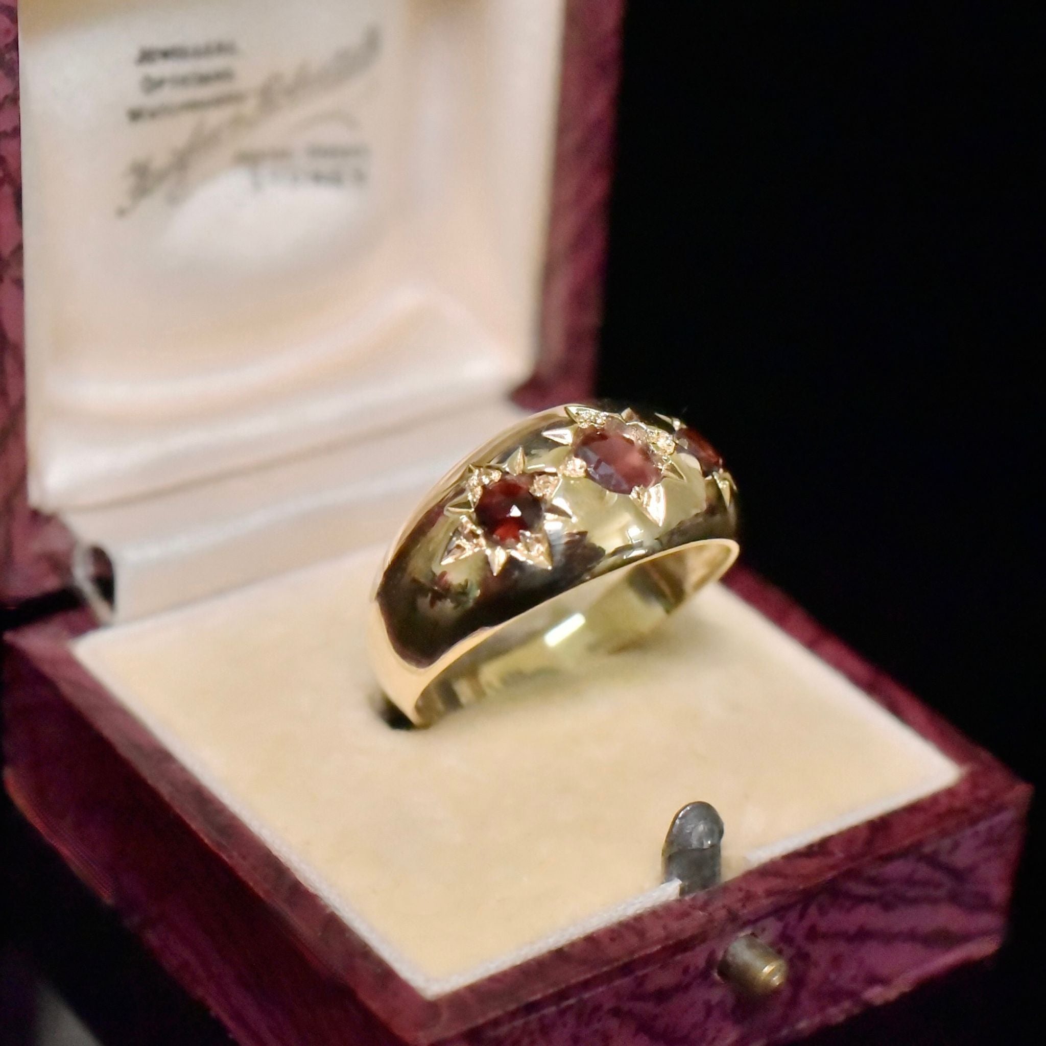 Vintage 9ct Yellow Gold And Garnet Ring - London 1988