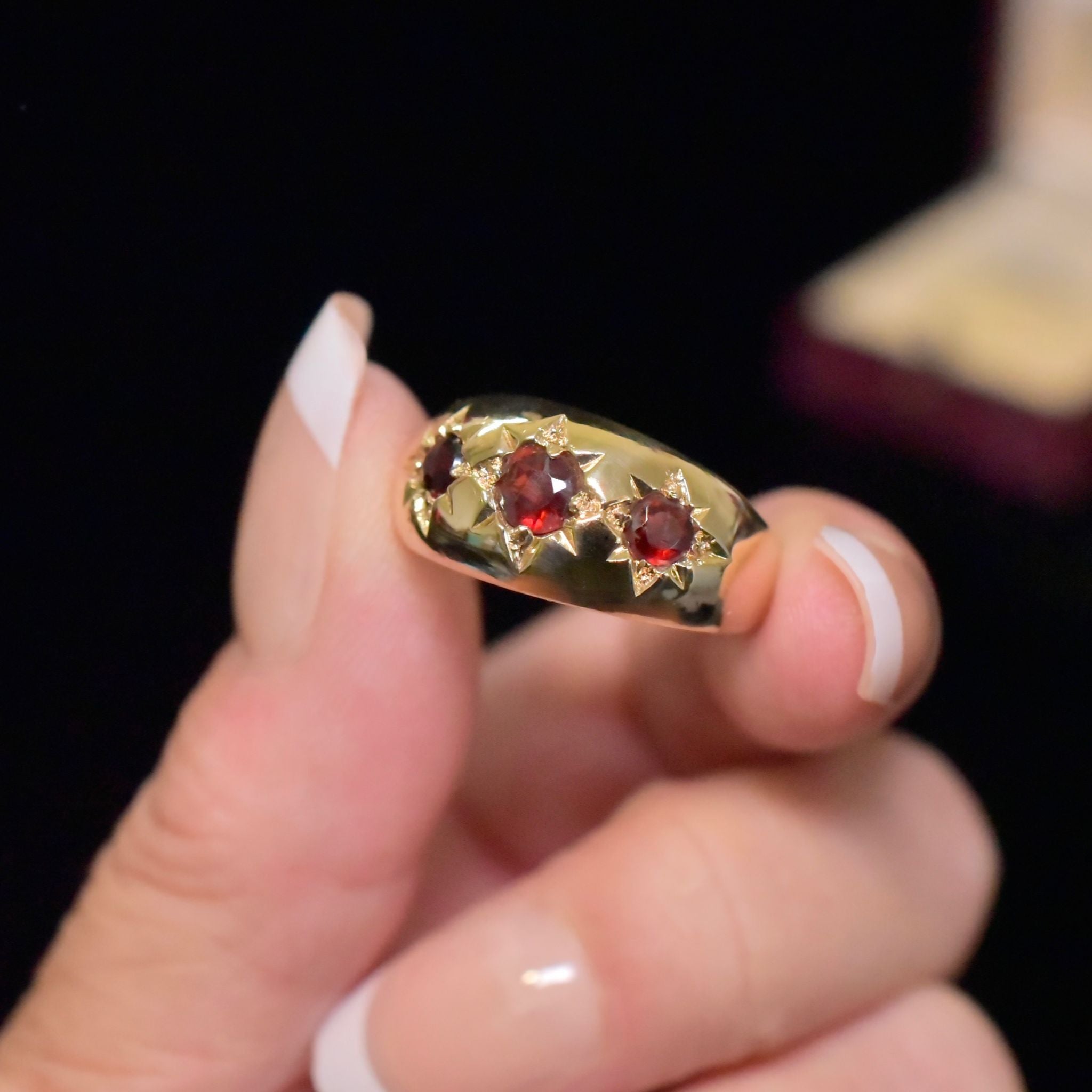 Vintage 9ct Yellow Gold And Garnet Ring - London 1988