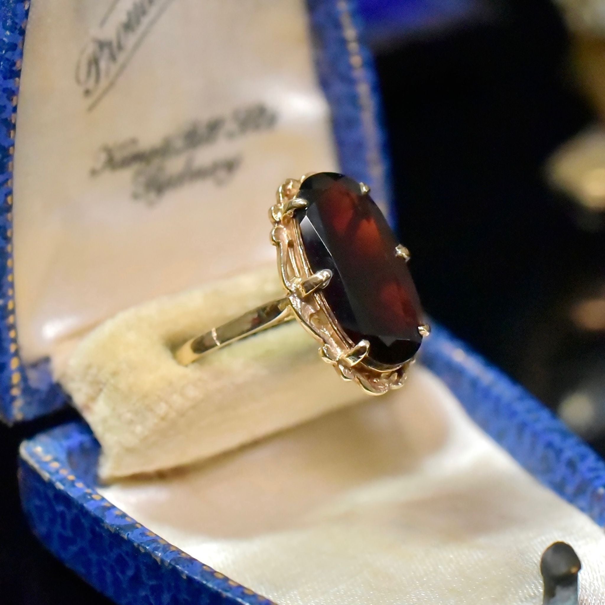 Vintage 9ct Yellow Gold Almandine Garnet Ring - London 1979