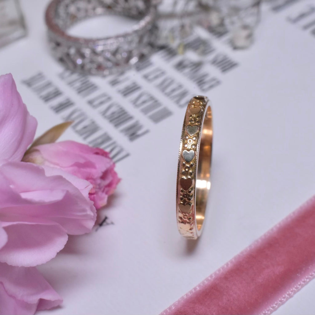 Vintage Australian 10ct Yellow Gold ‘Lustre’ Heart And Cherry Blossoms Eternity/Wedding Band Circa 1940-50’s