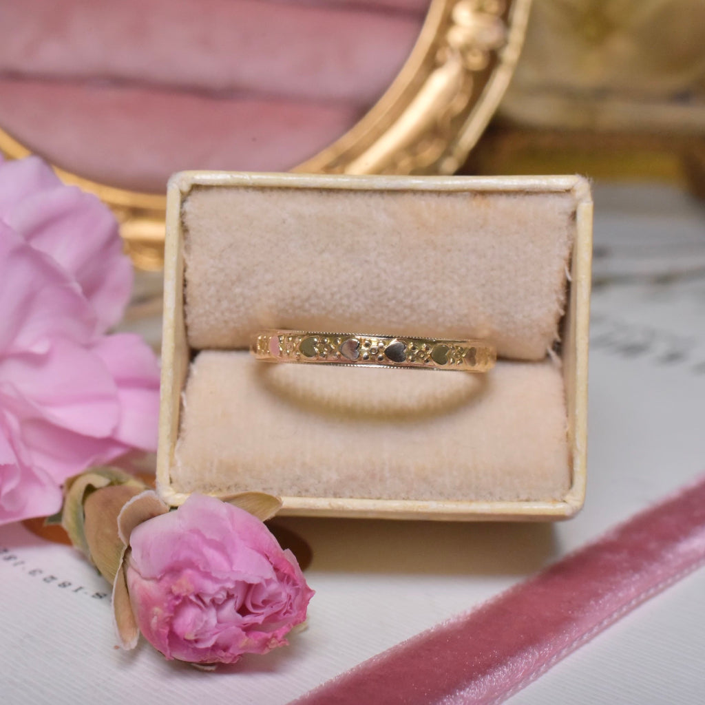 Vintage Australian 10ct Yellow Gold ‘Lustre’ Heart And Cherry Blossoms Eternity/Wedding Band Circa 1940-50’s