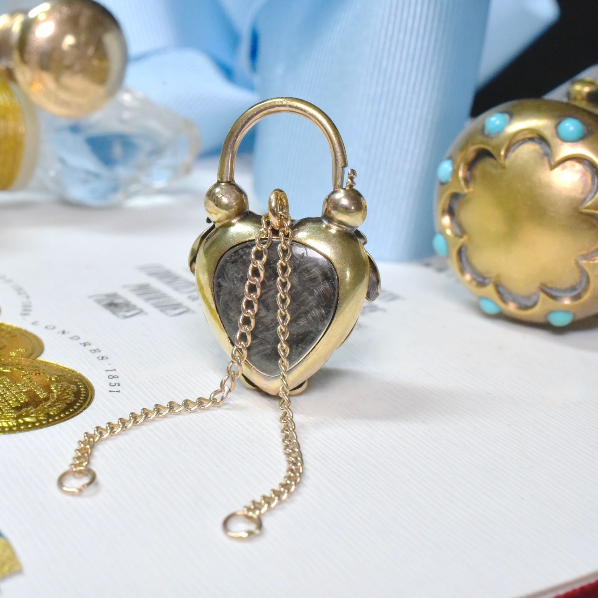 Stunning Victorian 15ct Yellow Gold And Turquoise Heart Padlock Locket Circa 1840-1850