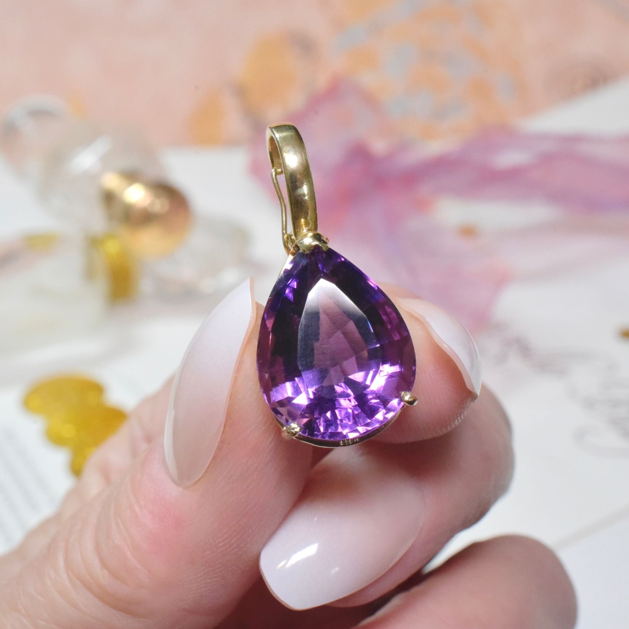 Contemporary 14ct Yellow Gold Pear-Cut Amethyst Hinged Enhancer