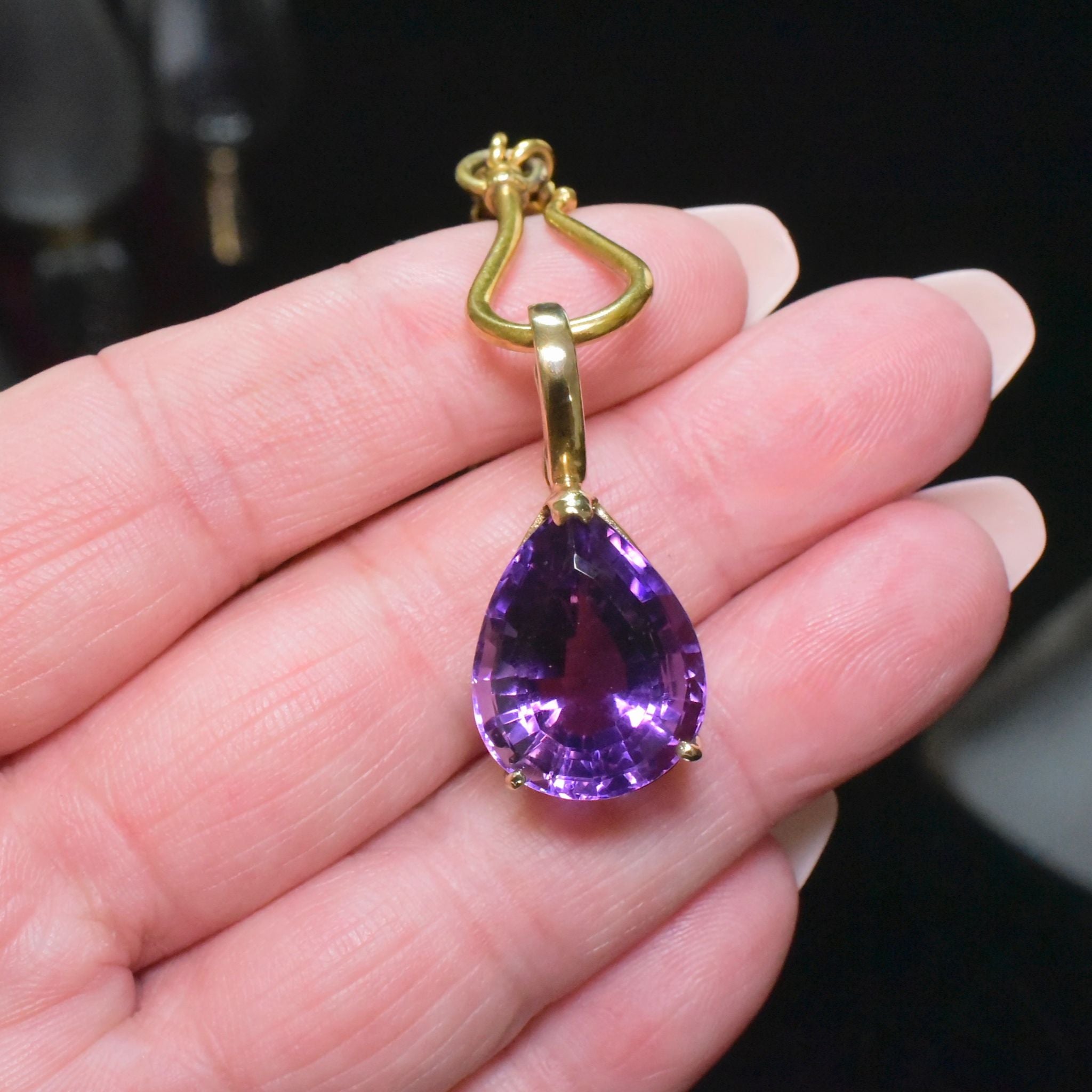 Contemporary 14ct Yellow Gold Pear-Cut Amethyst Hinged Enhancer