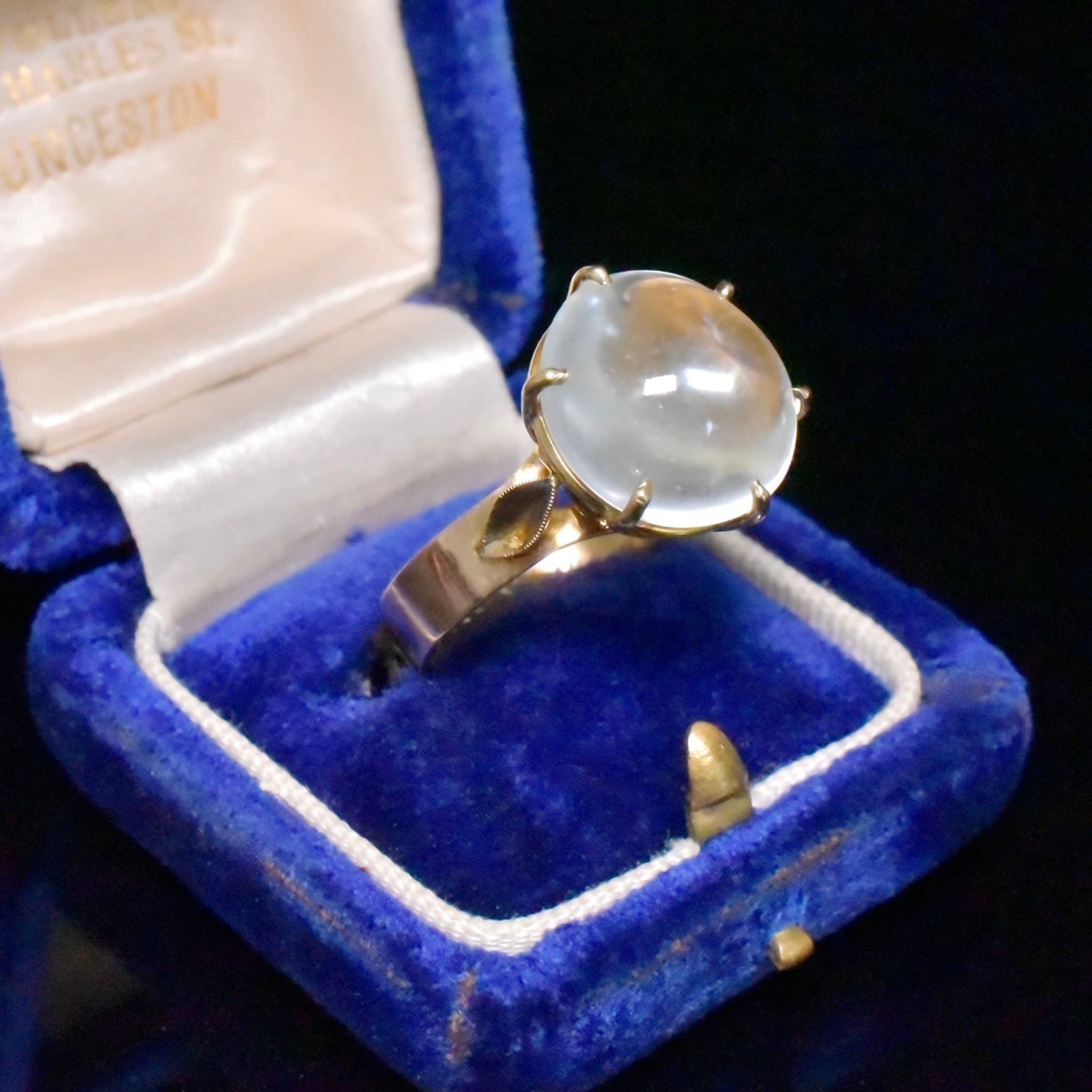 Gorgeous Vintage Retro Era 9ct Yellow Gold Ceylon Moonstone Ring Circa 1940-50’s