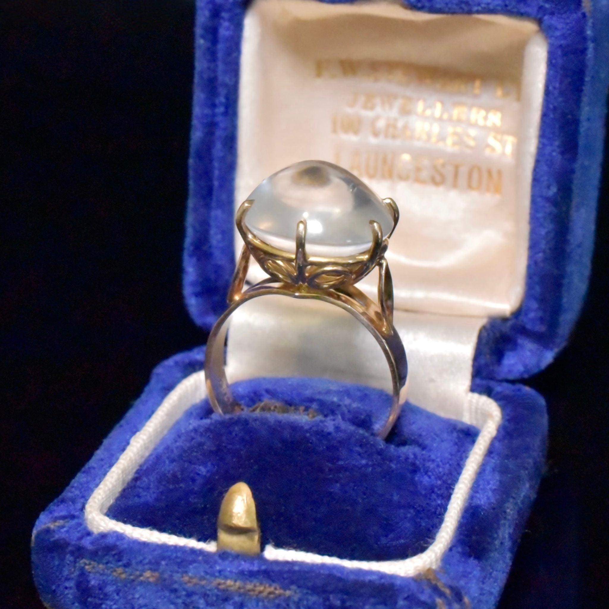 Gorgeous Vintage Retro Era 9ct Yellow Gold Ceylon Moonstone Ring Circa 1940-50’s