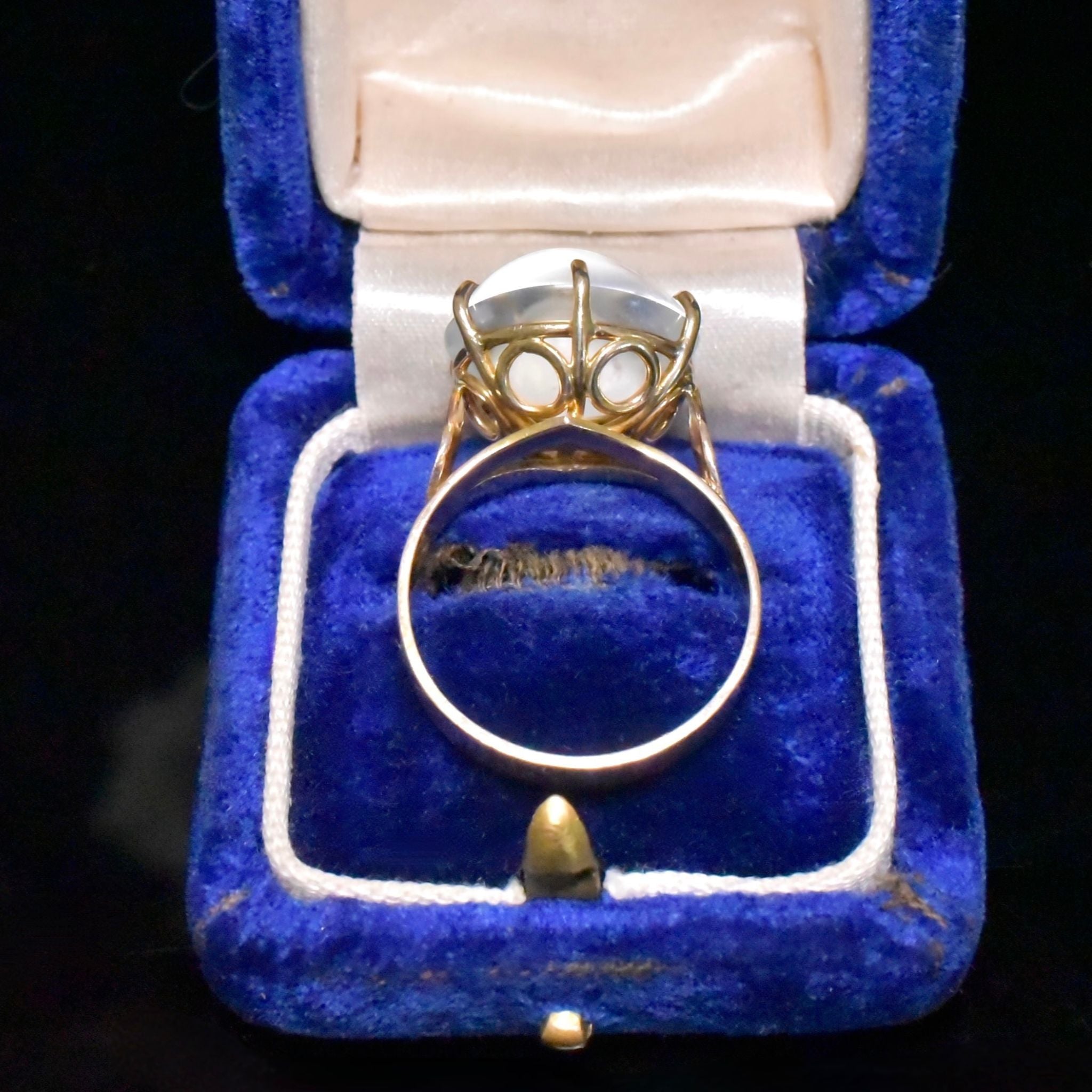 Gorgeous Vintage Retro Era 9ct Yellow Gold Ceylon Moonstone Ring Circa 1940-50’s