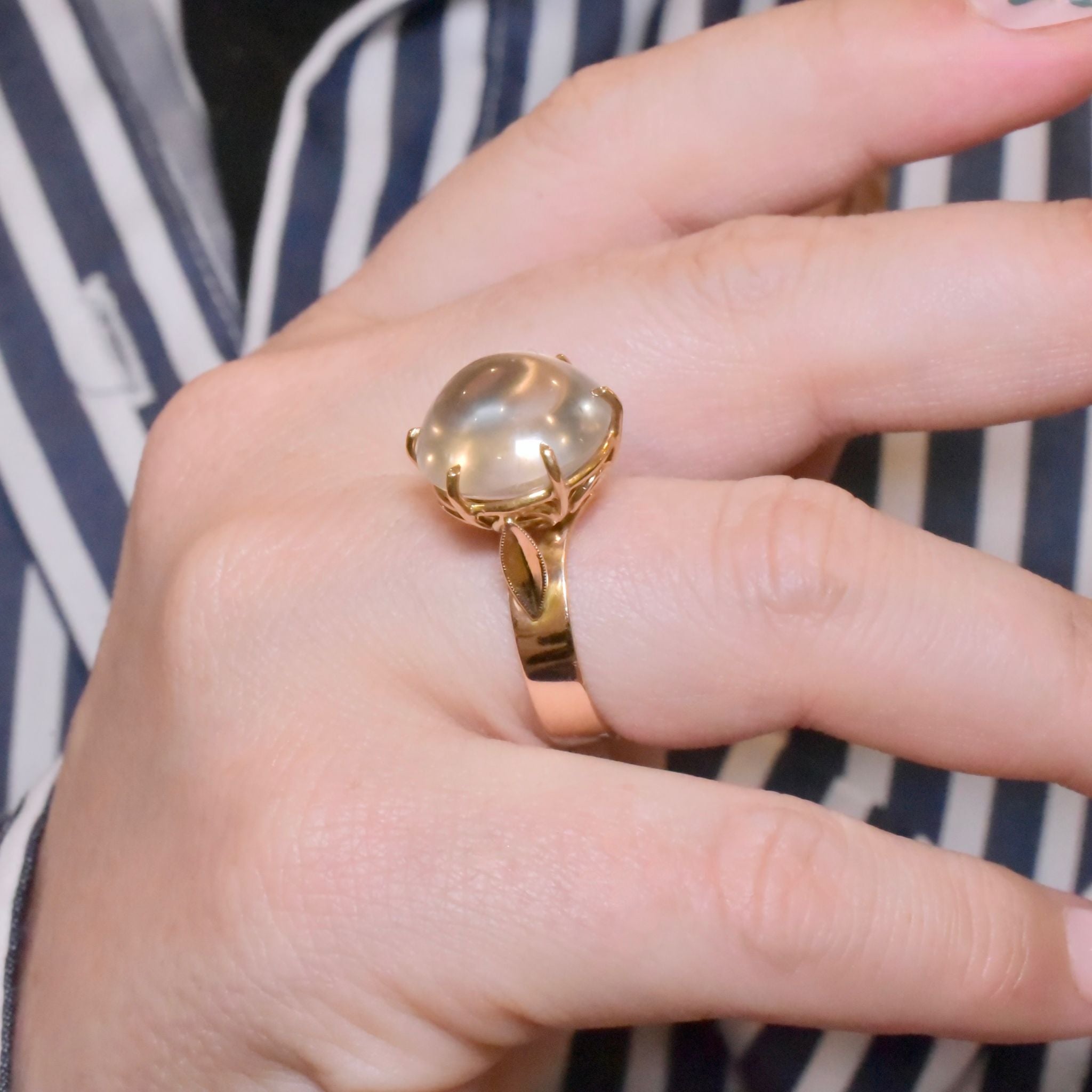 Gorgeous Vintage Retro Era 9ct Yellow Gold Ceylon Moonstone Ring Circa 1940-50’s