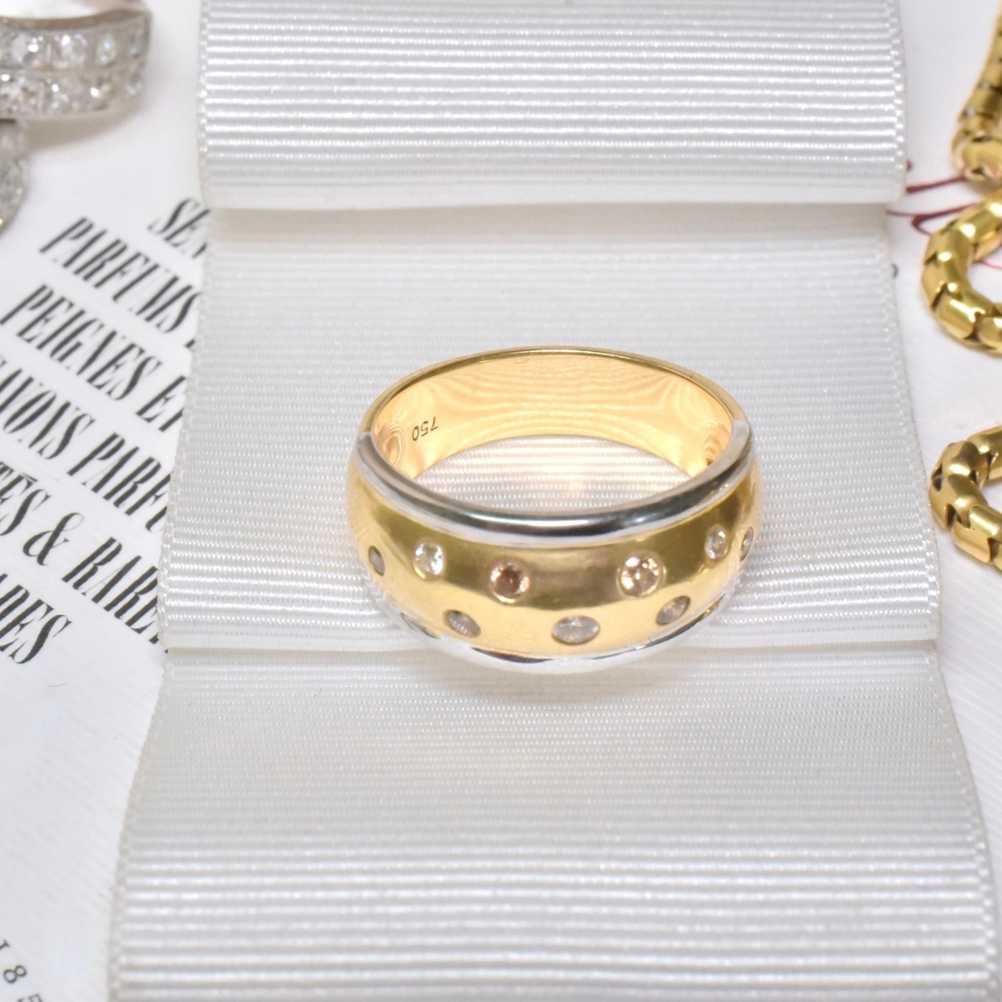 Stunning 18ct Two Tone Gold Champagne And White Diamond Ring - 7.98 Grams