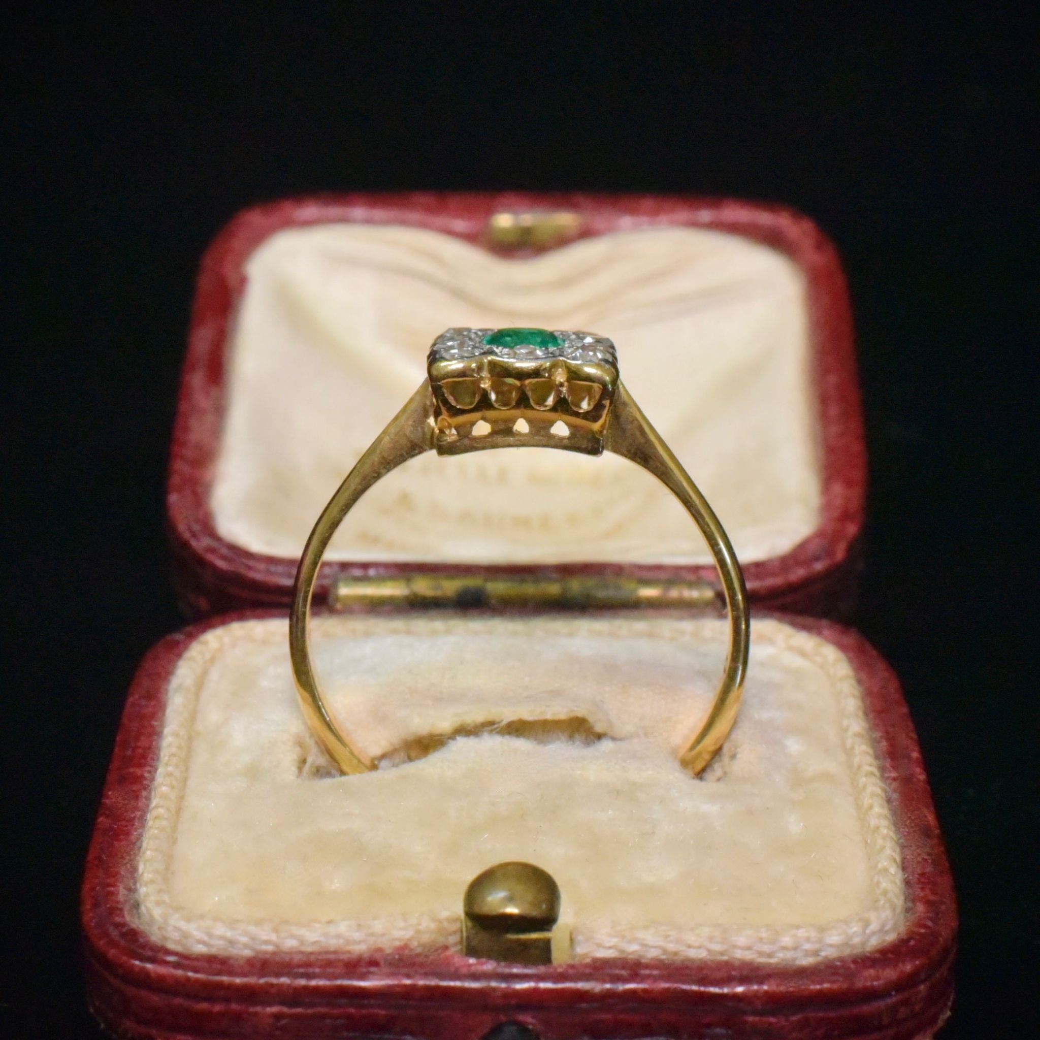 Charming Antique 18ct Yellow Gold Emerald And Diamond Ring Circa 1905-1915