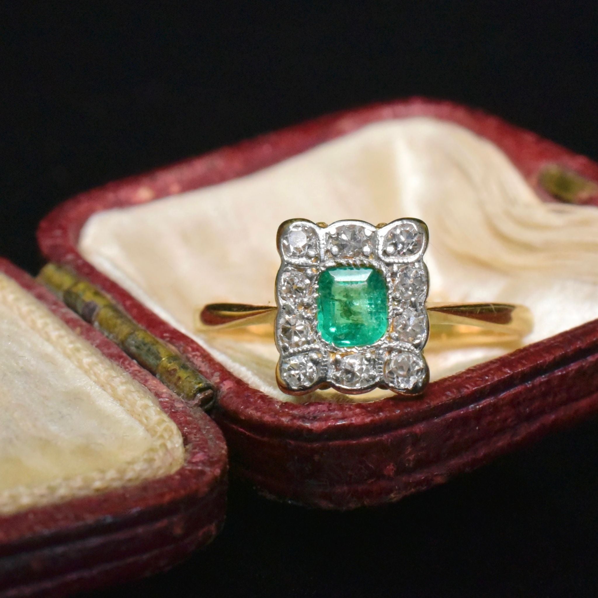 Charming Antique 18ct Yellow Gold Emerald And Diamond Ring Circa 1905-1915
