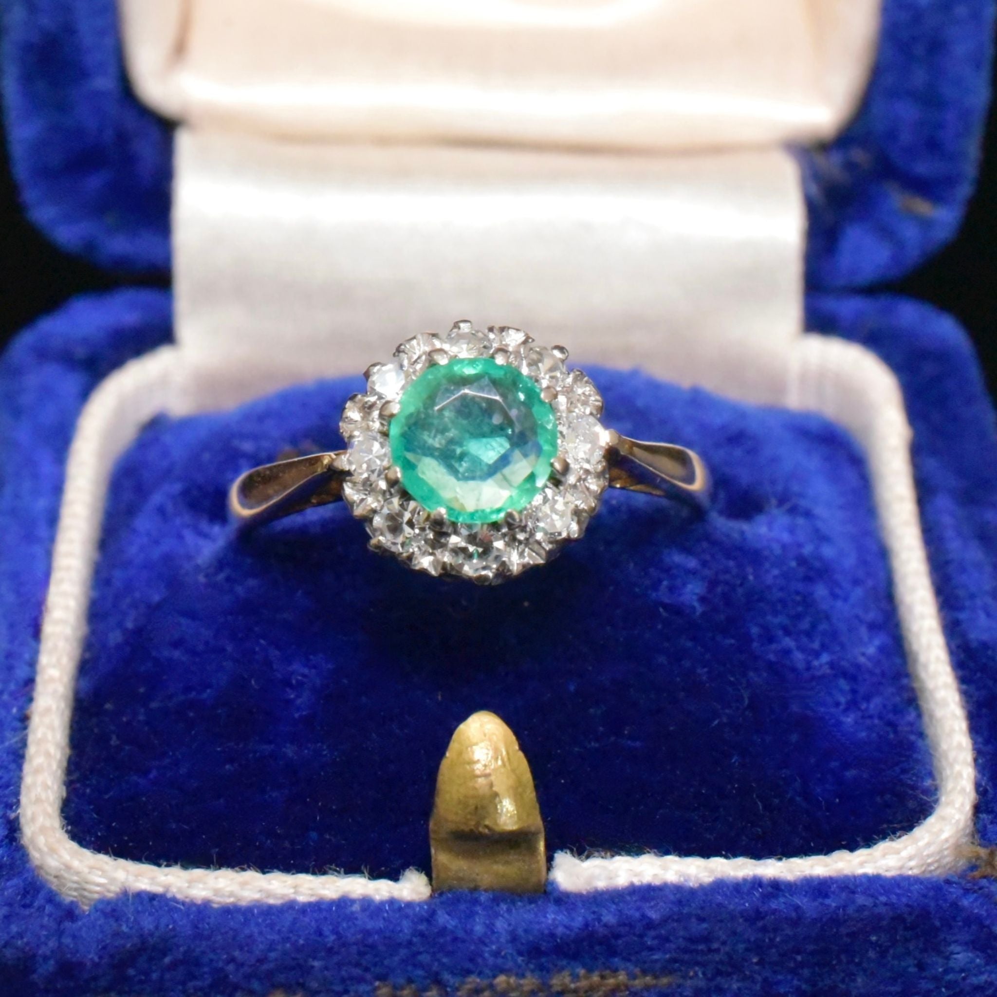 Antique Edwardian 18ct Yellow Gold Emerald And Diamond ‘Daisy’ Halo Ring