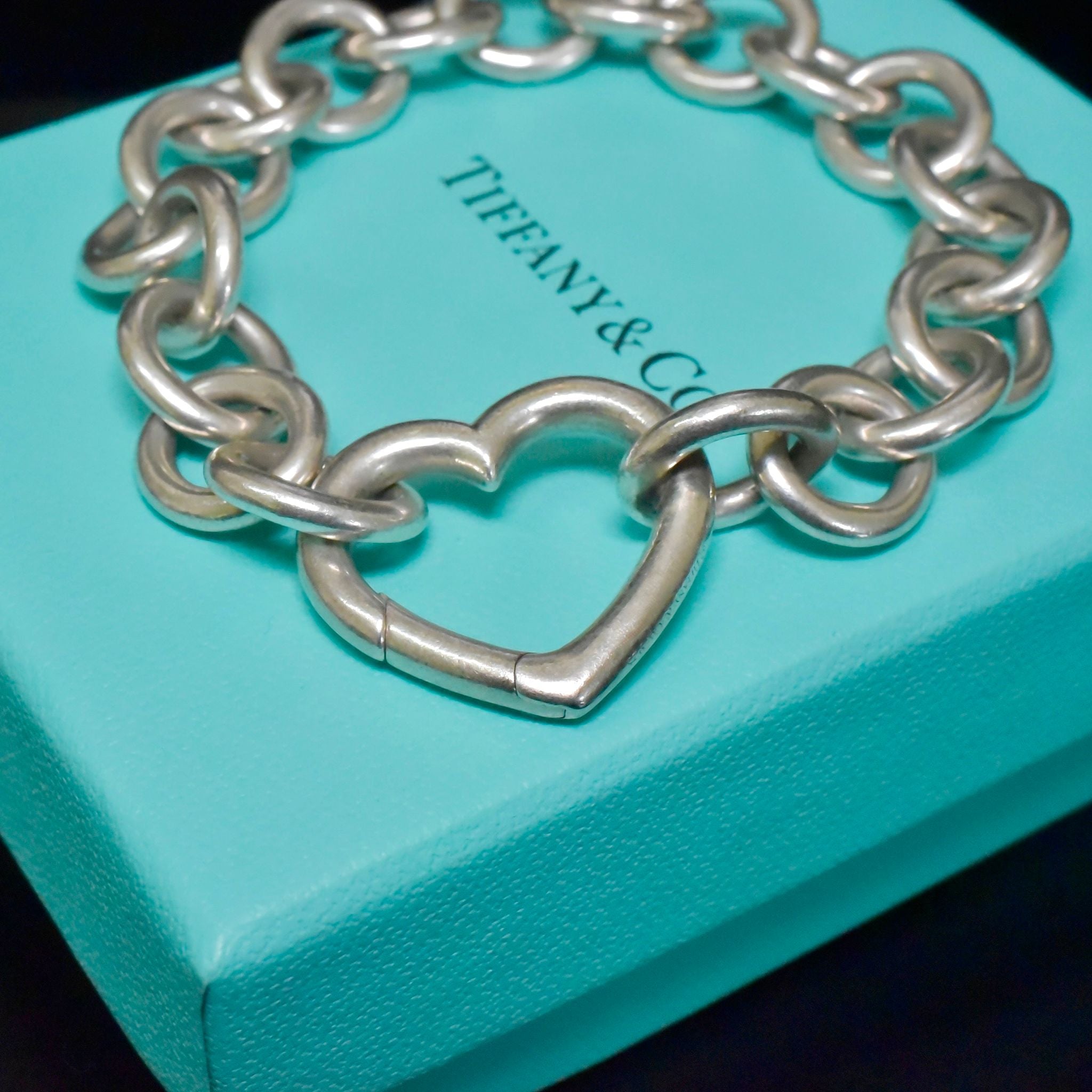 Gorgeous Genuine Tiffany & Co. Sterling Silver ‘Heart Clasp’ Bracelet - Pouch And Box Included
