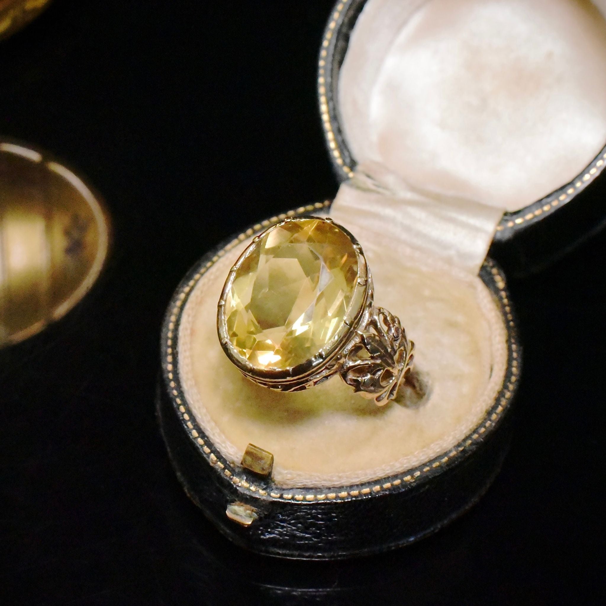 Vintage 9ct Yellow Gold ‘Antique Style’ Citrine Ring - London 1977