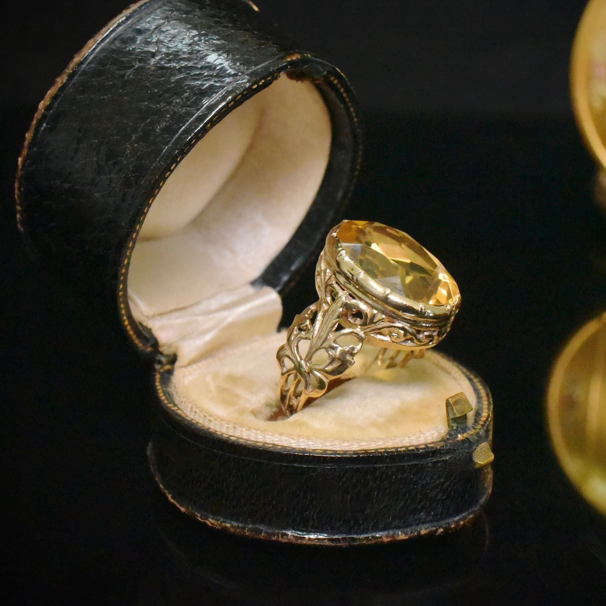 Vintage 9ct Yellow Gold ‘Antique Style’ Citrine Ring - London 1977