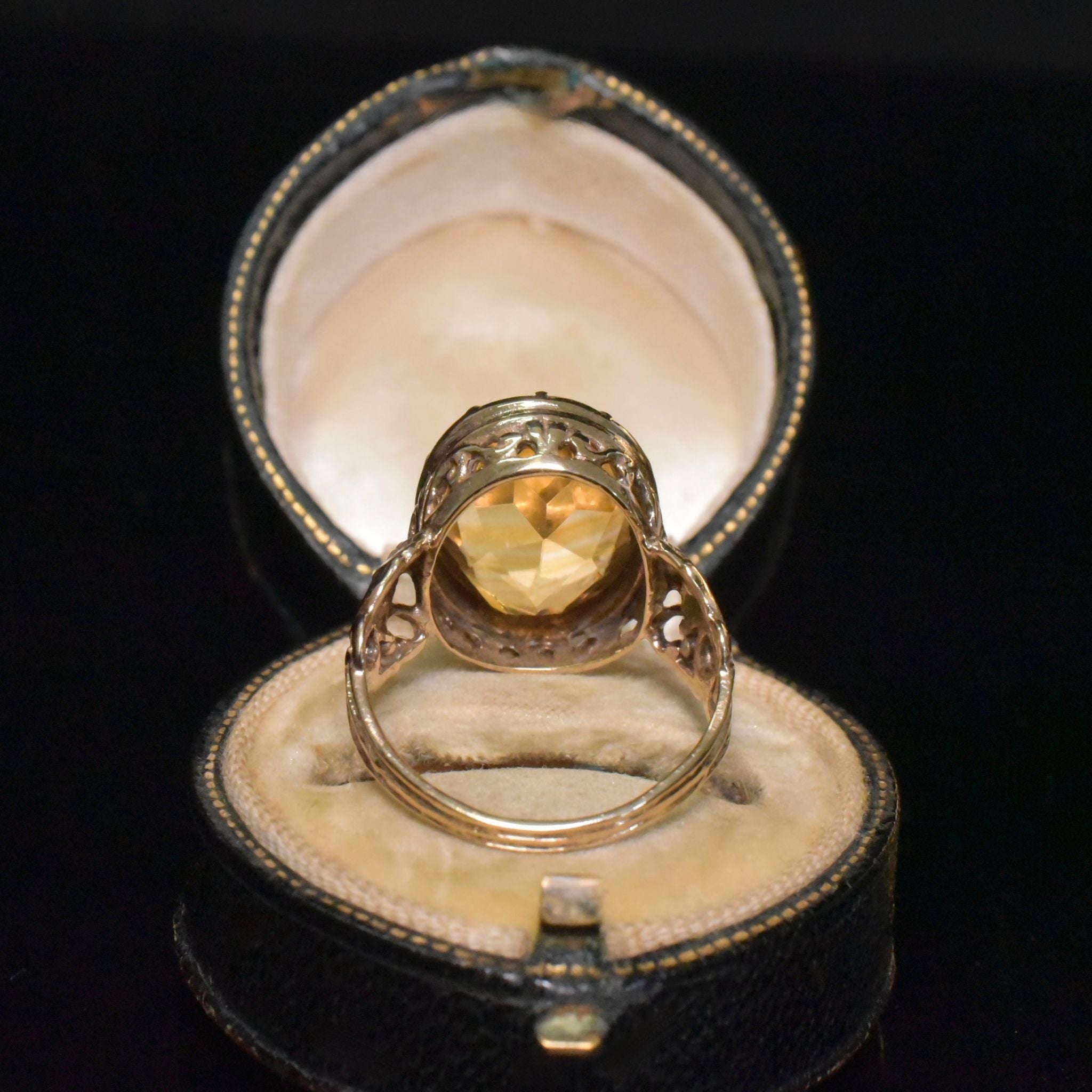 Vintage 9ct Yellow Gold ‘Antique Style’ Citrine Ring - London 1977