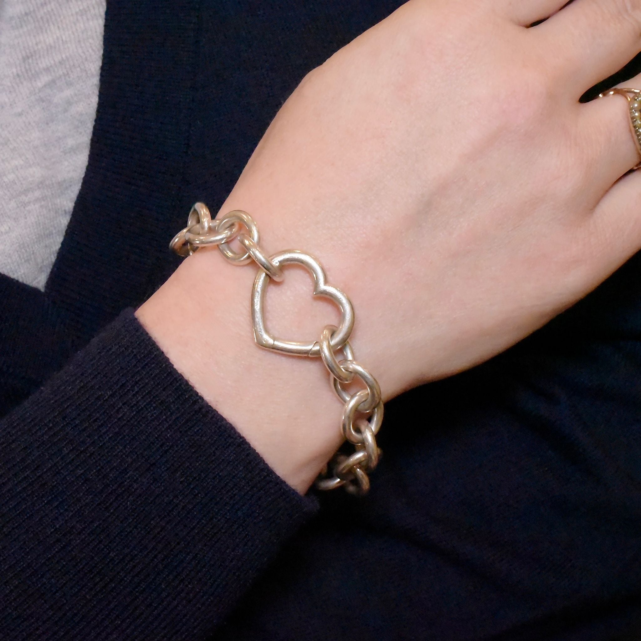 Gorgeous Genuine Tiffany & Co. Sterling Silver ‘Heart Clasp’ Bracelet - Pouch And Box Included