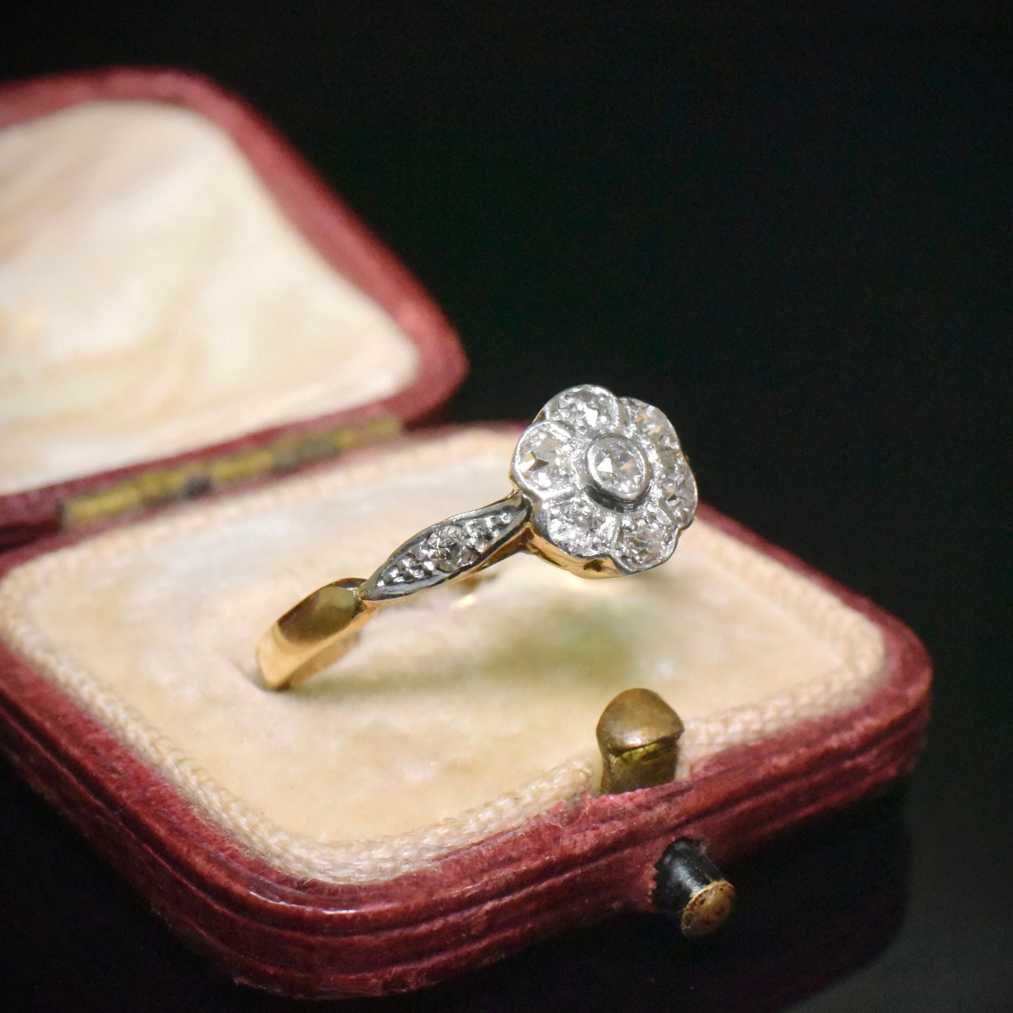 Vintage 18ct Yellow Gold And Diamond ‘Daisy’ Cluster Ring Circa 1935-1940