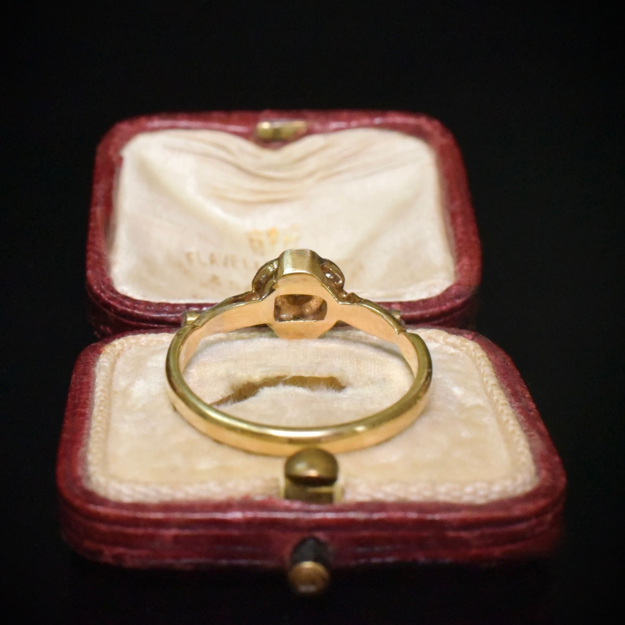 Vintage 18ct Yellow Gold And Diamond ‘Daisy’ Cluster Ring Circa 1935-1940