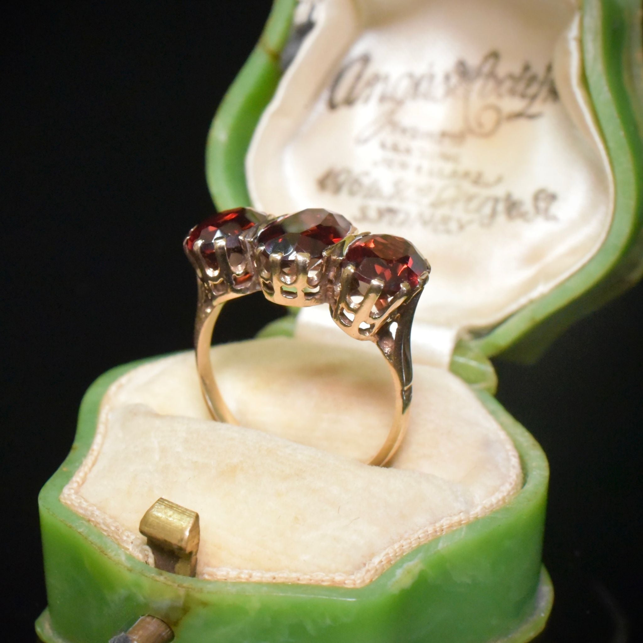 Vintage 9ct Yellow Gold Almandine Garnet Trilogy Ring - Birmingham 1972