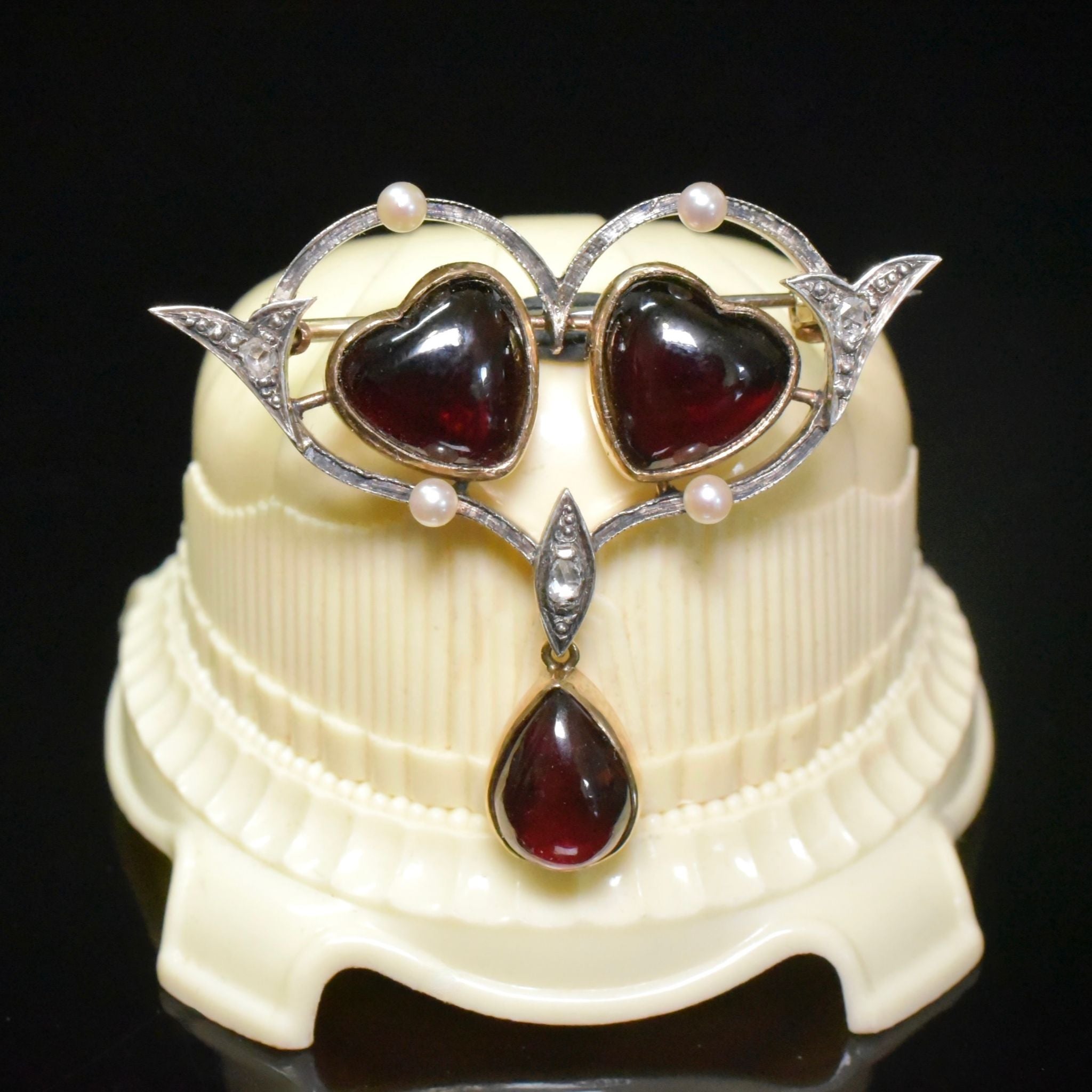 Superb Antique 9ct Yellow Gold Almandine Garnet, Diamond & Pearl ‘Heart’ Brooch