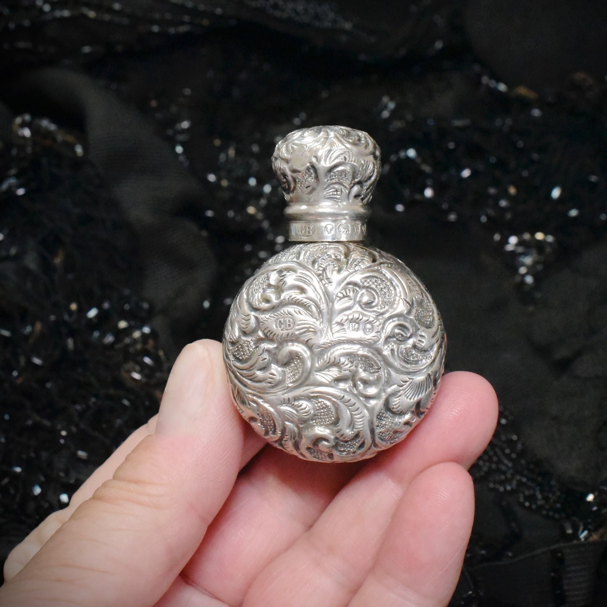 Gorgeous Antique Victorian Sterling Silver Perfume Bottle - London 1886