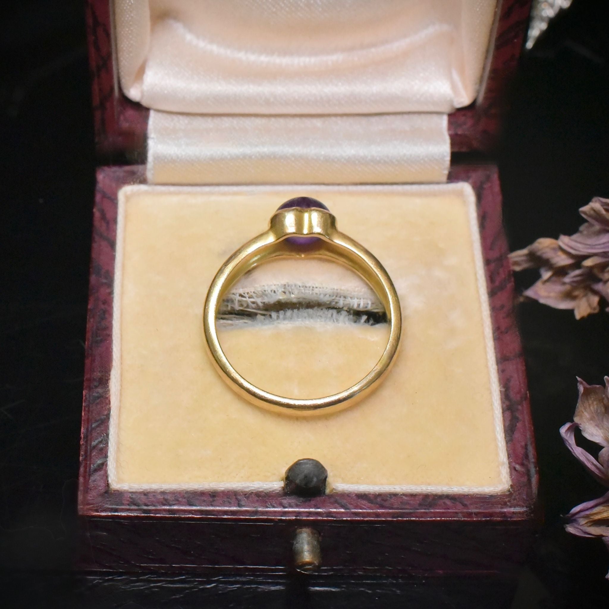 Charming 9ct Yellow Gold Heart-Cut Cabochon Amethyst Ring - London 1997