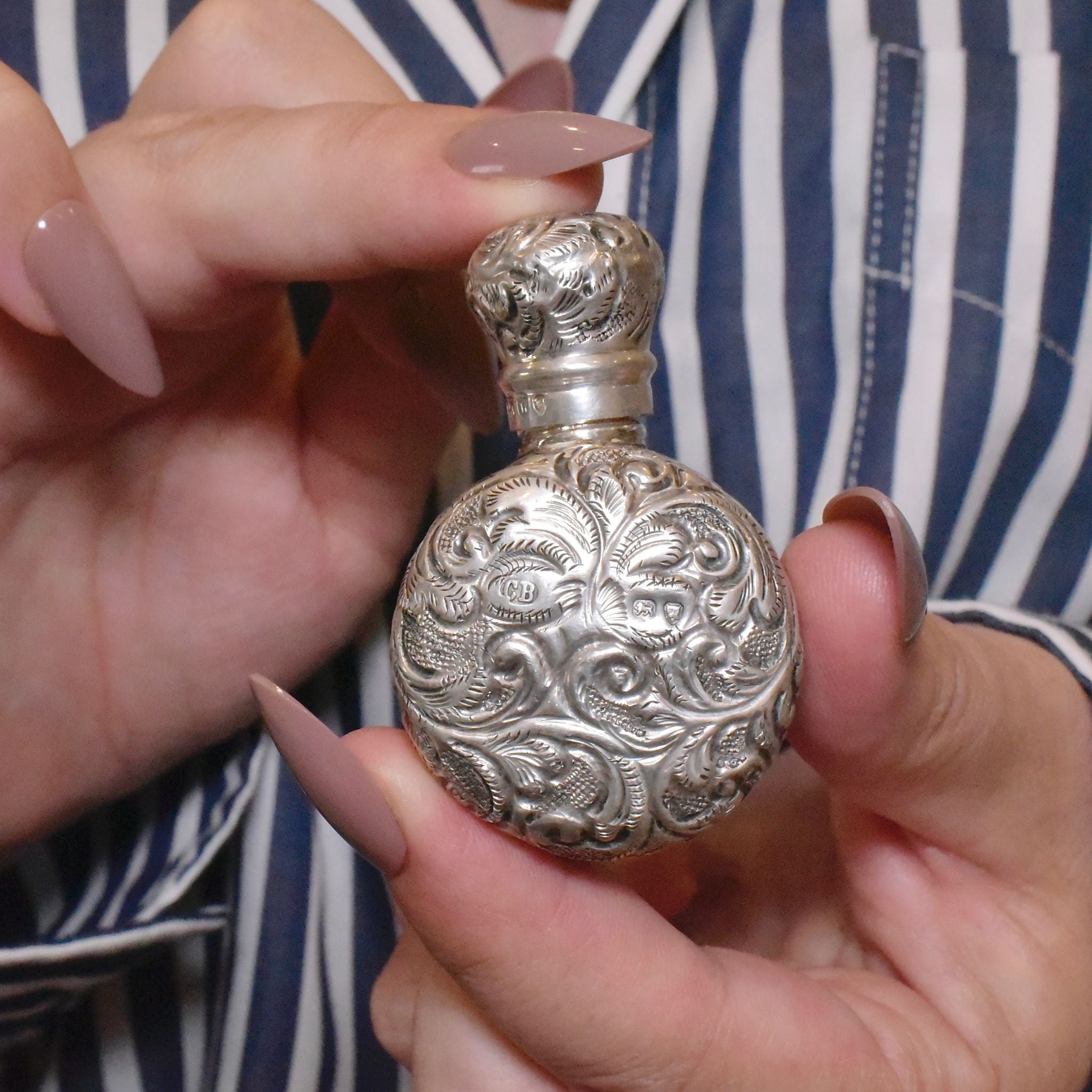 Gorgeous Antique Victorian Sterling Silver Perfume Bottle - London 1886