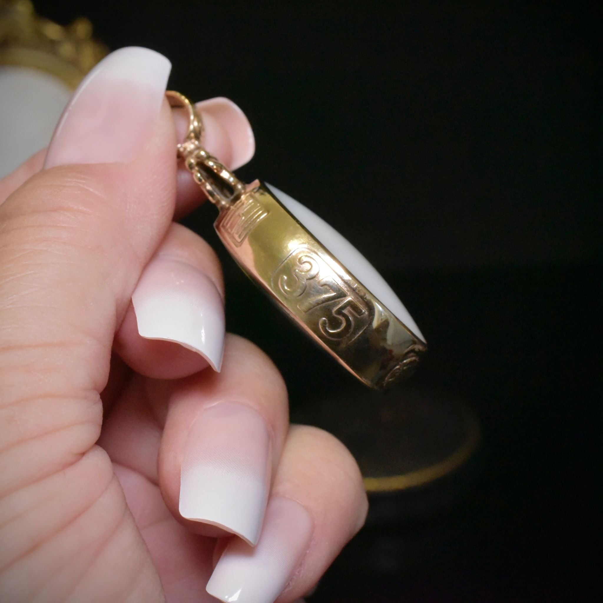 Superb 9ct Yellow Gold Mother Of Pearl And Agate Double Sided Pendant By David Scott Walker - Sheffield