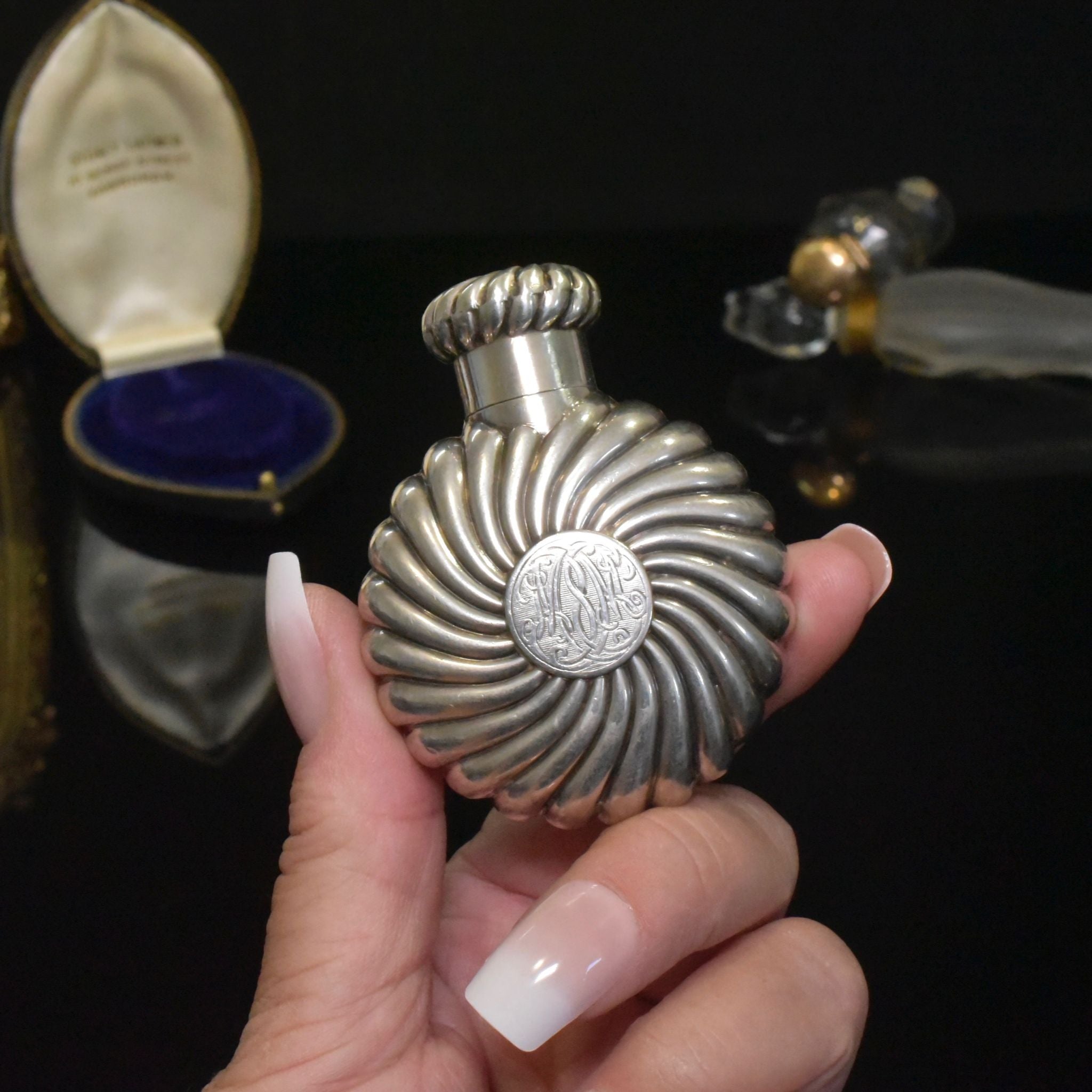 Antique Victorian ‘Sampson Mordan’ Sterling Silver Scent Flask - London 1886