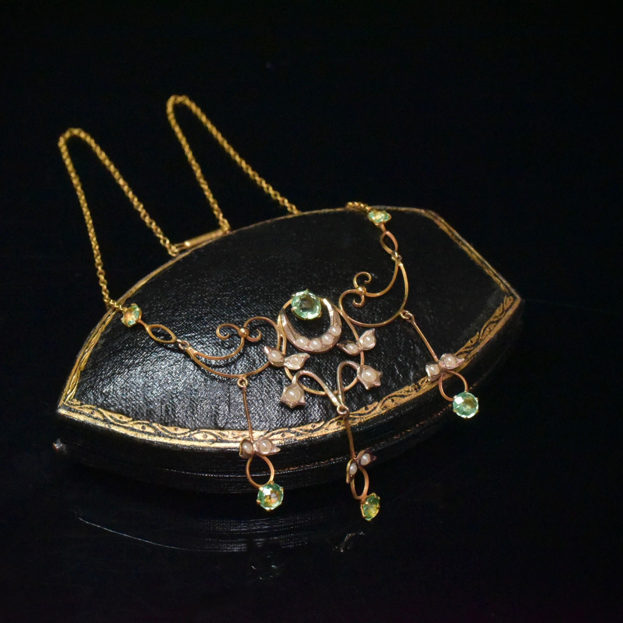 Antique Edwardian 9ct Yellow Gold Green Garnet-Topped Doublet And Faux Pearl Lavaliere Circa 1910-15