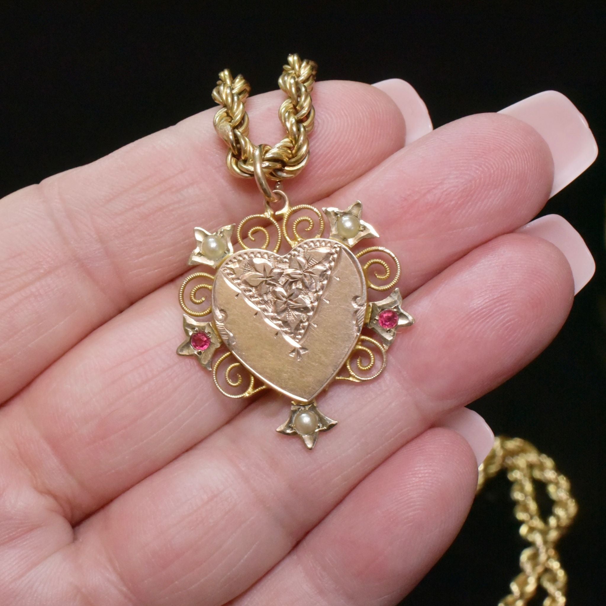 Antique Australian 9ct Gold Heart Pendant By Robert Robertson Circa 1915