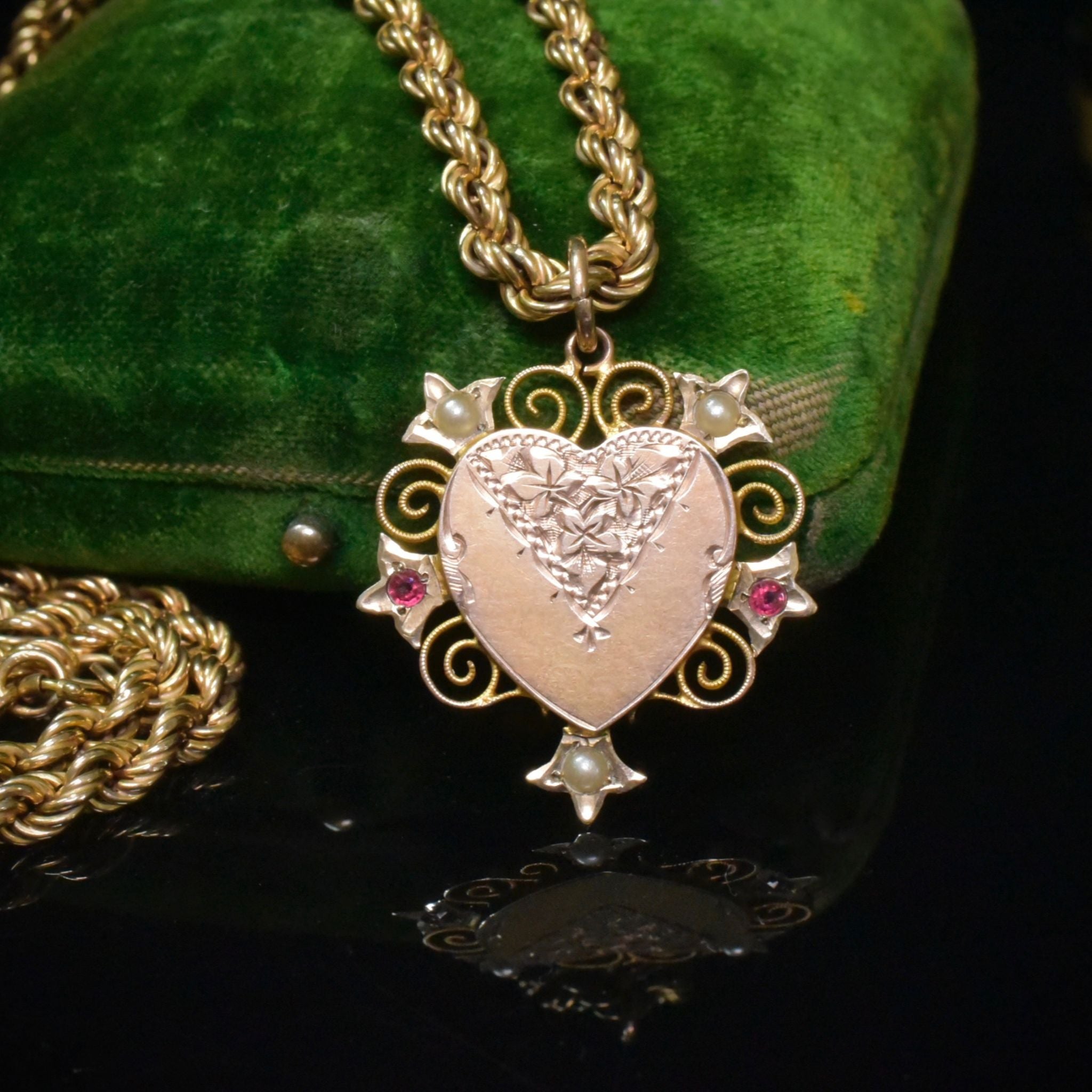 Antique Australian 9ct Gold Heart Pendant By Robert Robertson Circa 1915