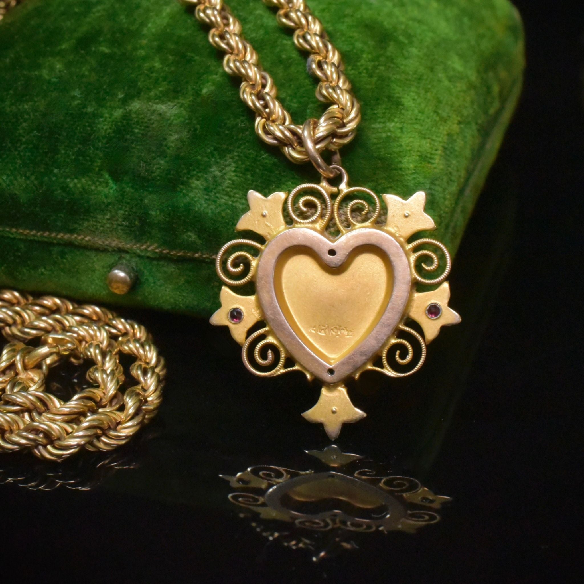 Antique Australian 9ct Gold Heart Pendant By Robert Robertson Circa 1915