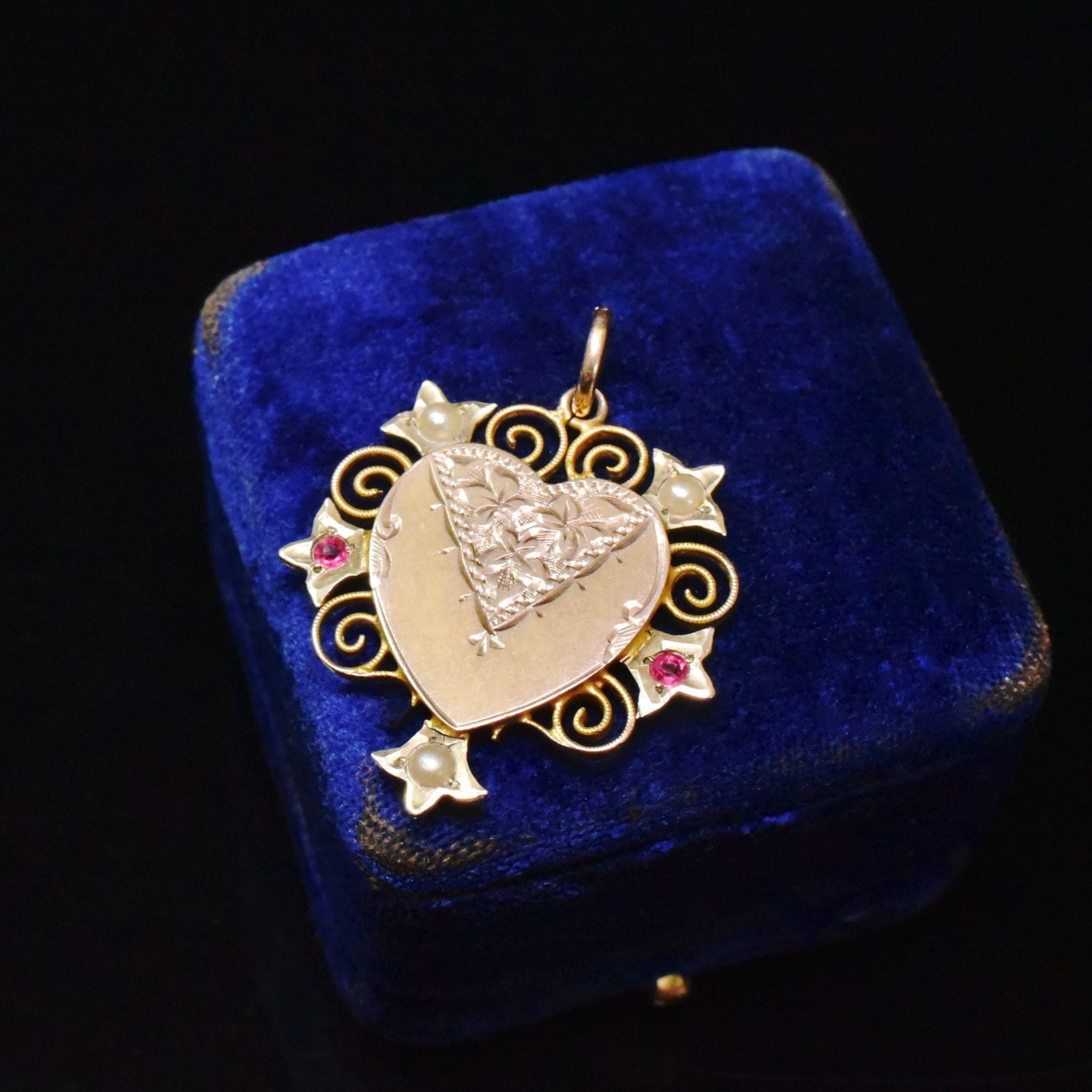 Antique Australian 9ct Gold Heart Pendant By Robert Robertson Circa 1915